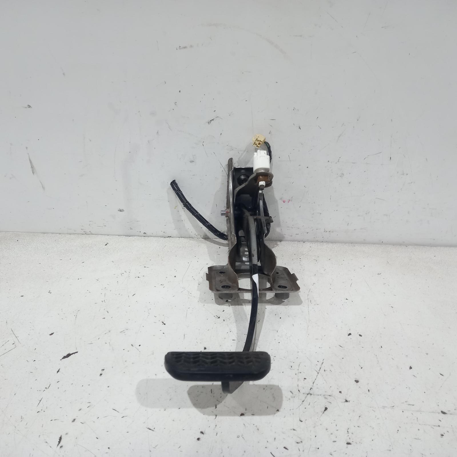 View Auto part Pedal Assembly Toyota Hilux 2009