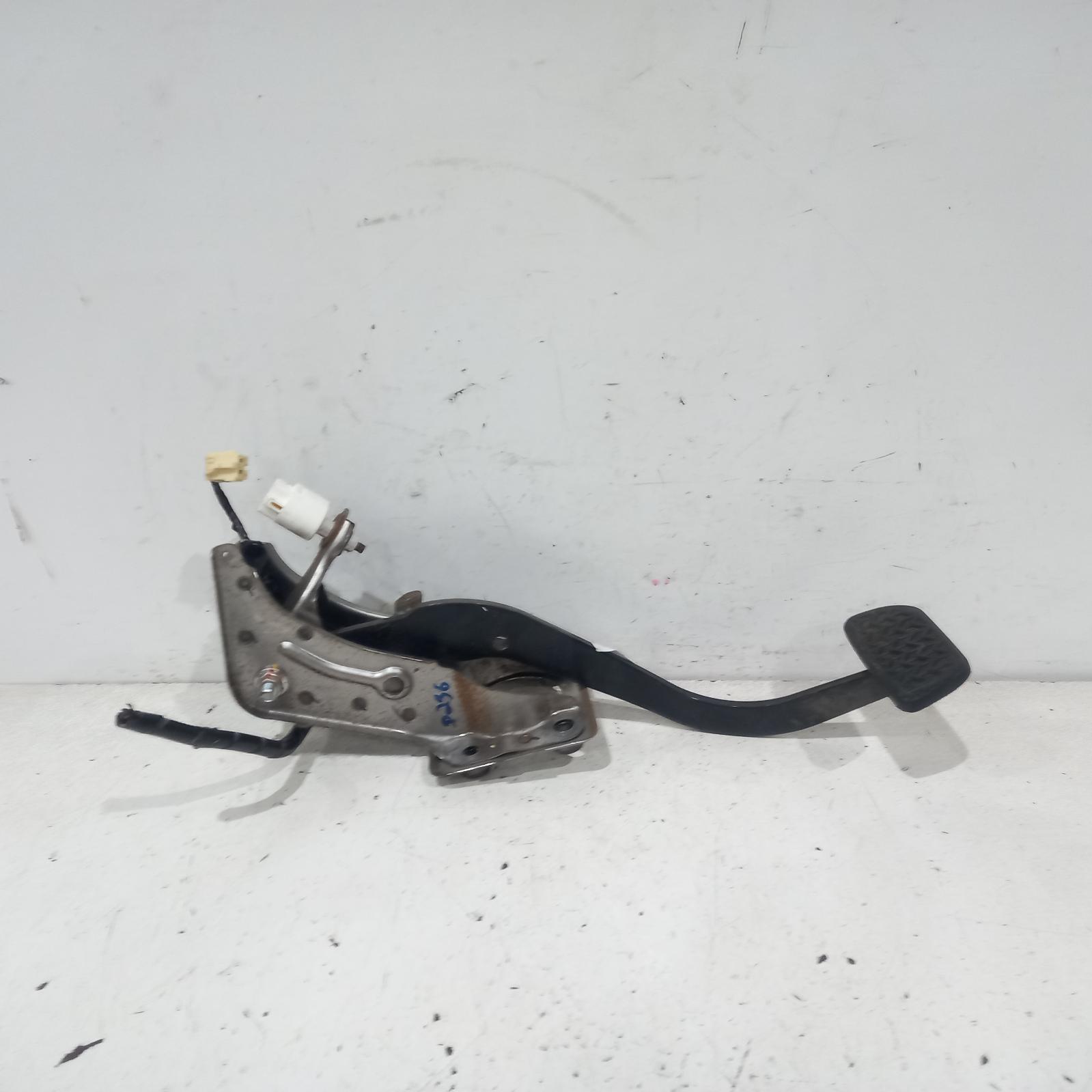 View Auto part Pedal Assembly Toyota Hilux 2009