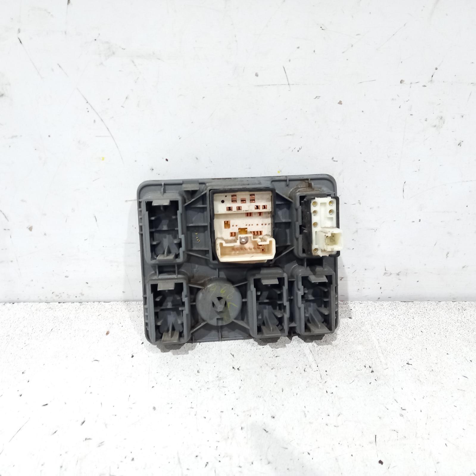 View Auto part Misc Switch/Relay Toyota Hilux 2009