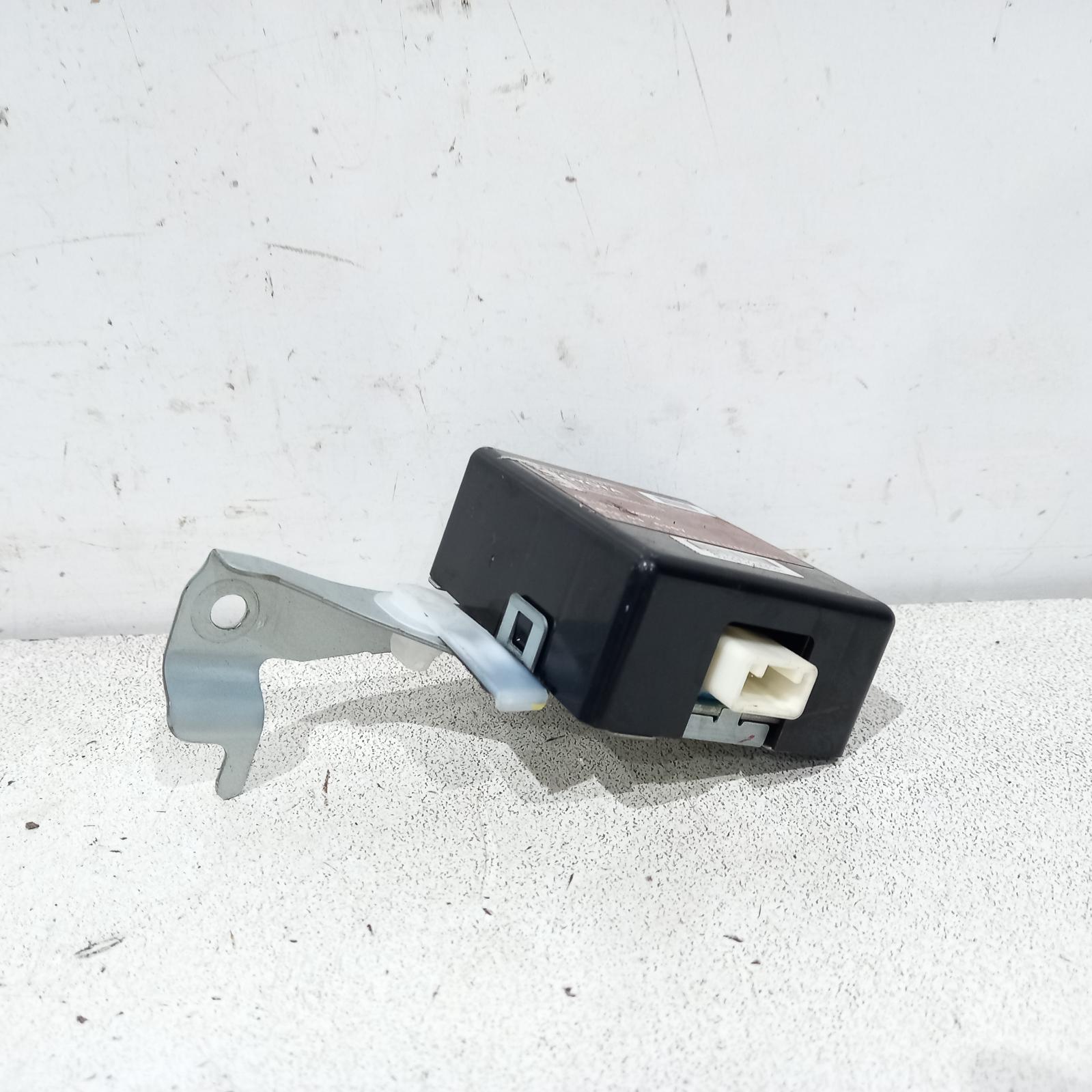 View Auto part Misc Switch/Relay Toyota Hilux 2009