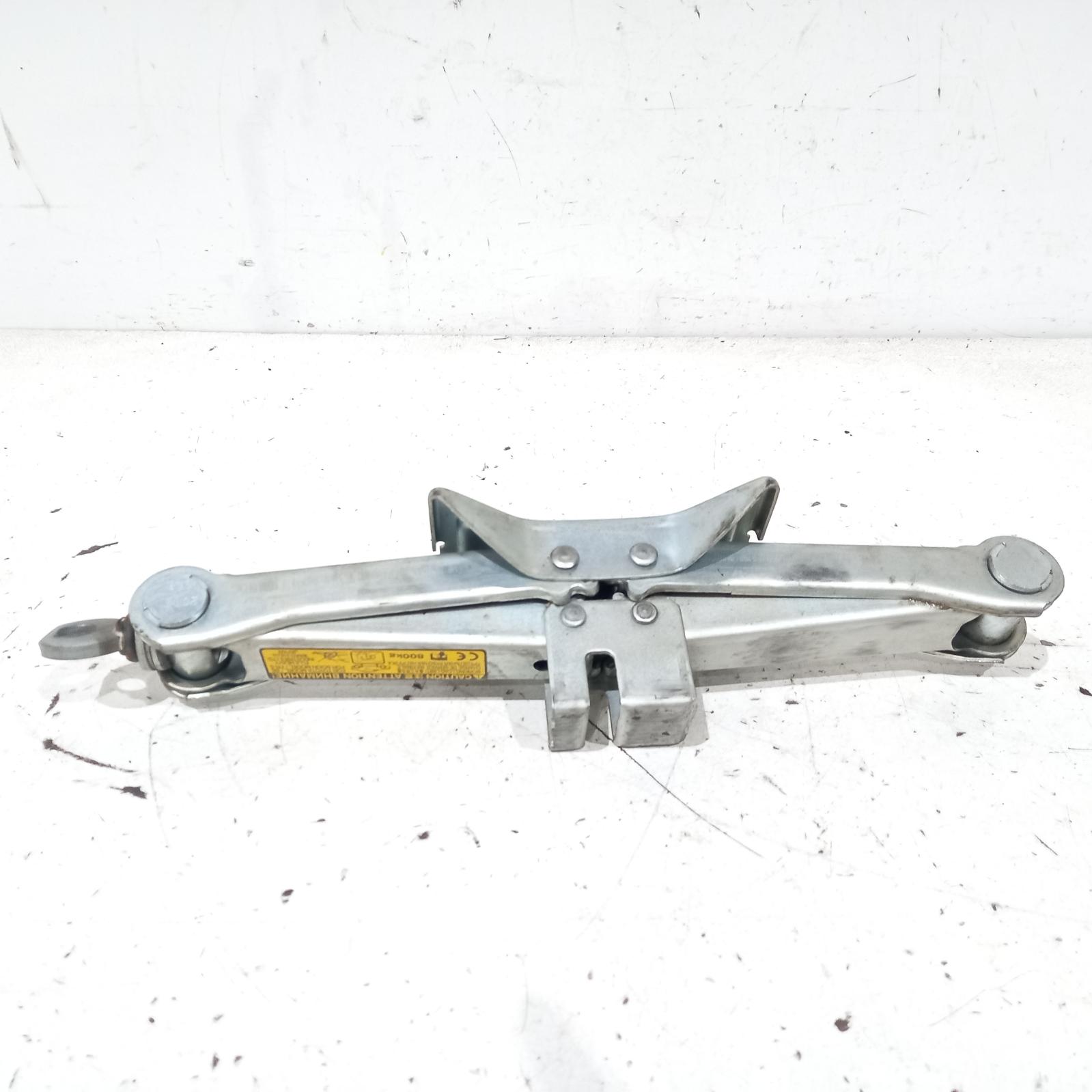 View Auto part Jack Toyota 86 2015