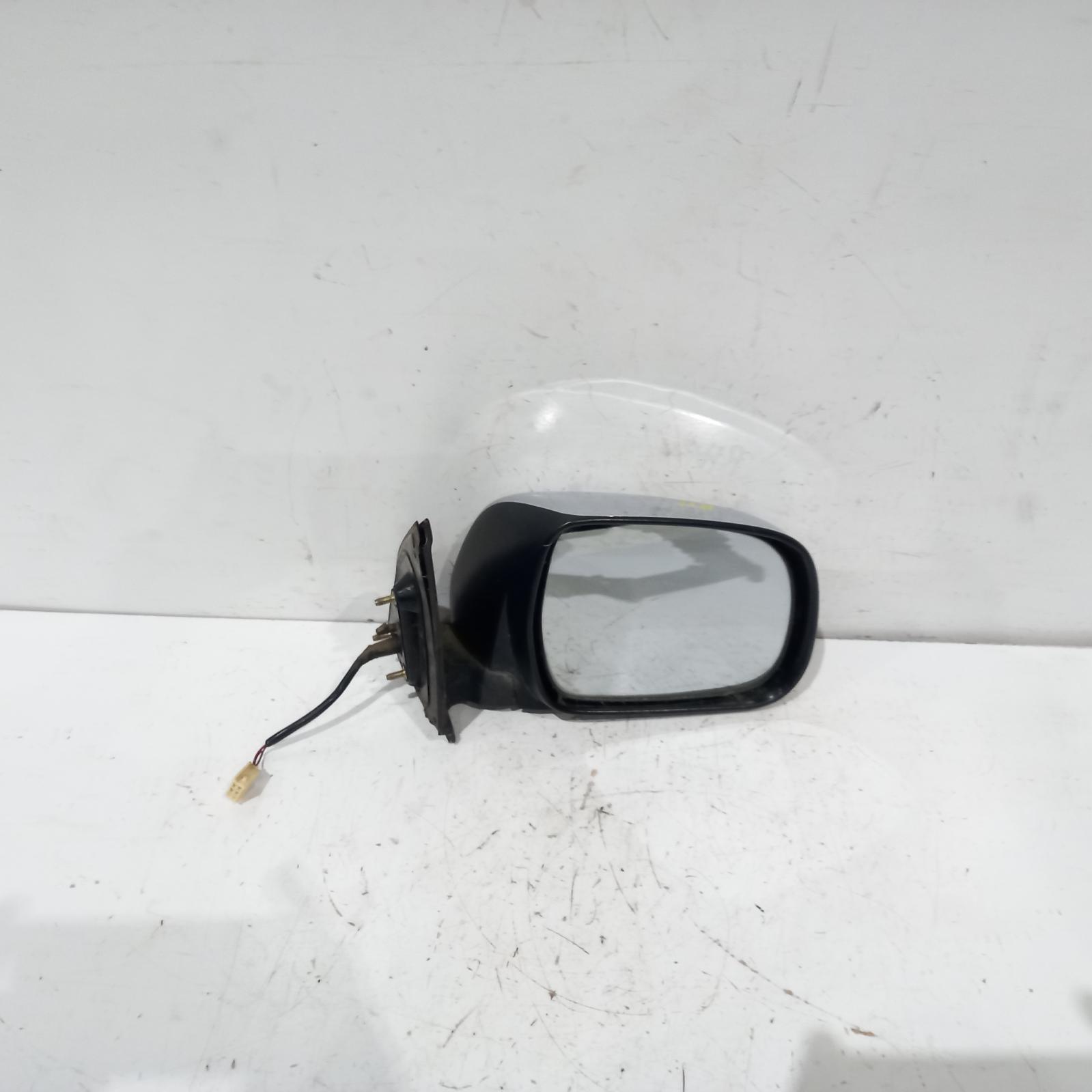 View Auto part Right Door Mirror Toyota Hilux 2005