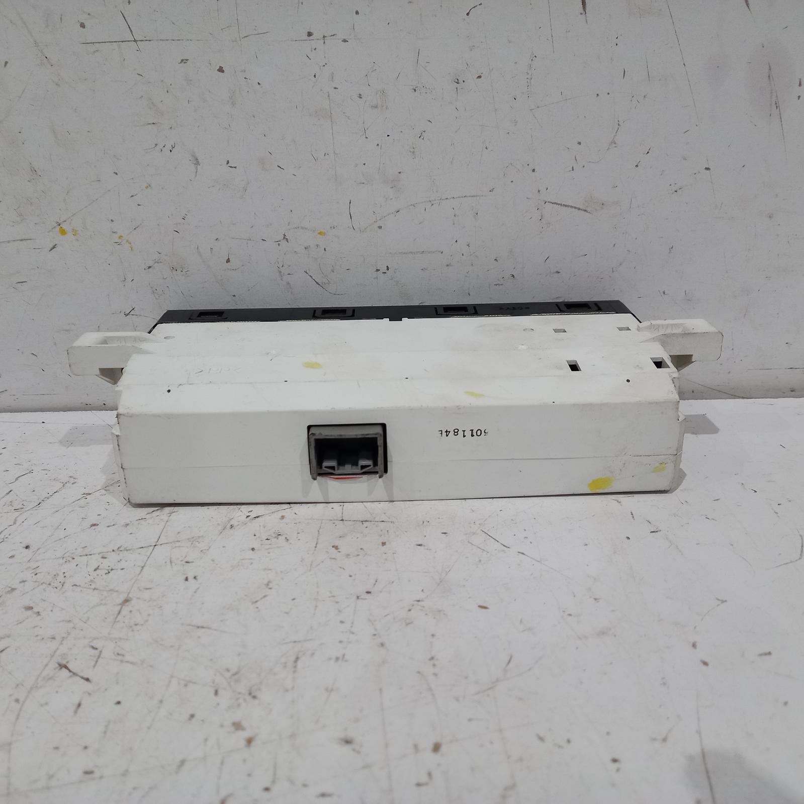 View Auto part Clock Toyota Hilux 2005