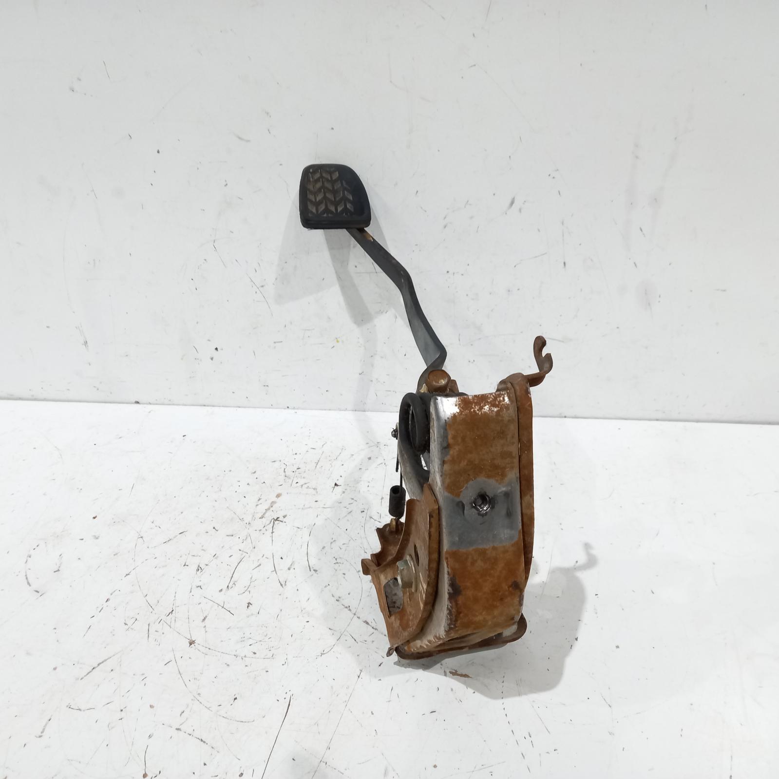 View Auto part Pedal Assembly Toyota Hilux 2005