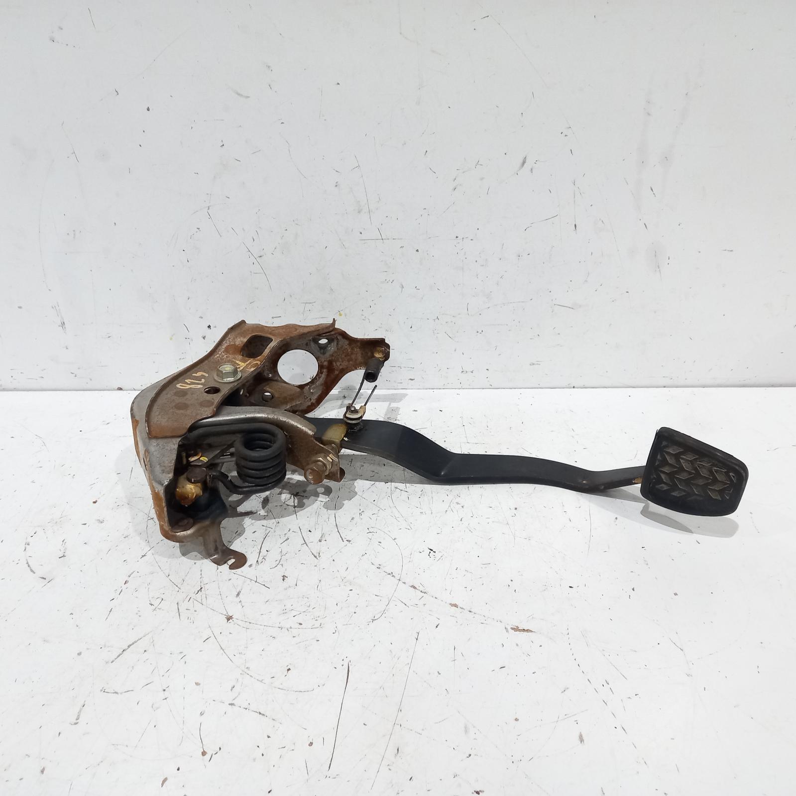 View Auto part Pedal Assembly Toyota Hilux 2005