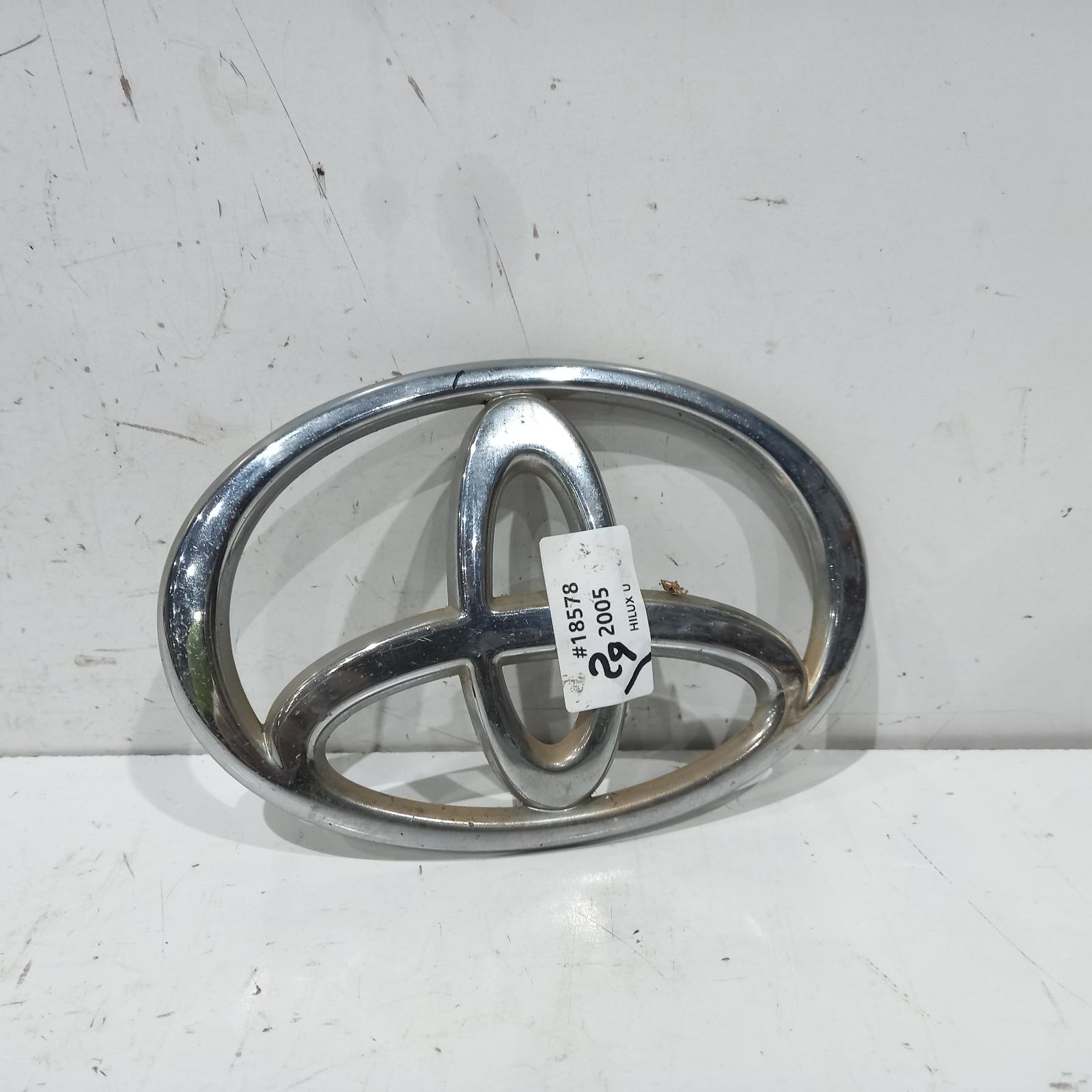 View Auto part Badge Toyota Hilux 2005