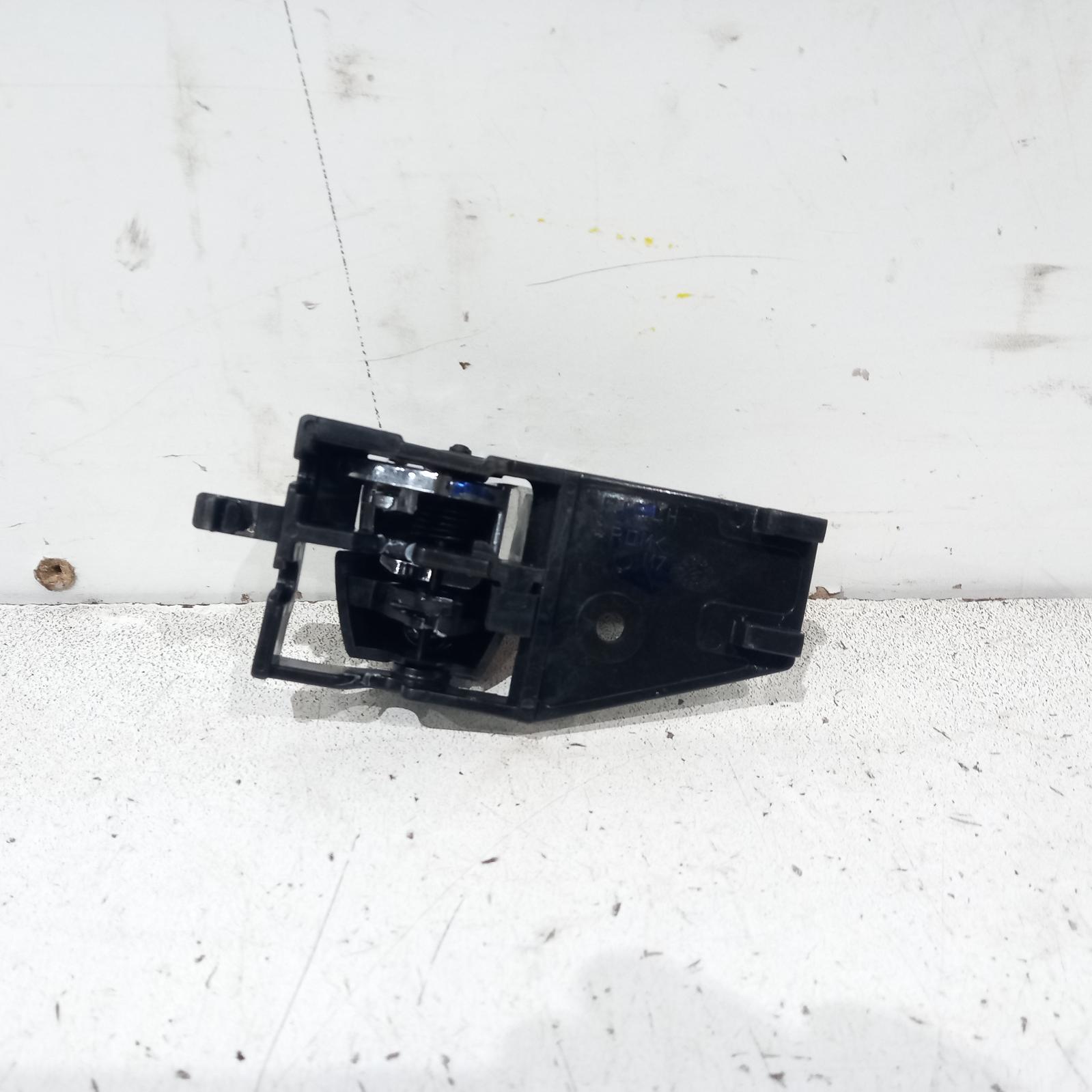 View Auto part Door Handle Suzuki Baleno 2019