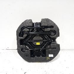 View Auto part Jack/Tool Kit Hyundai Kona 2021