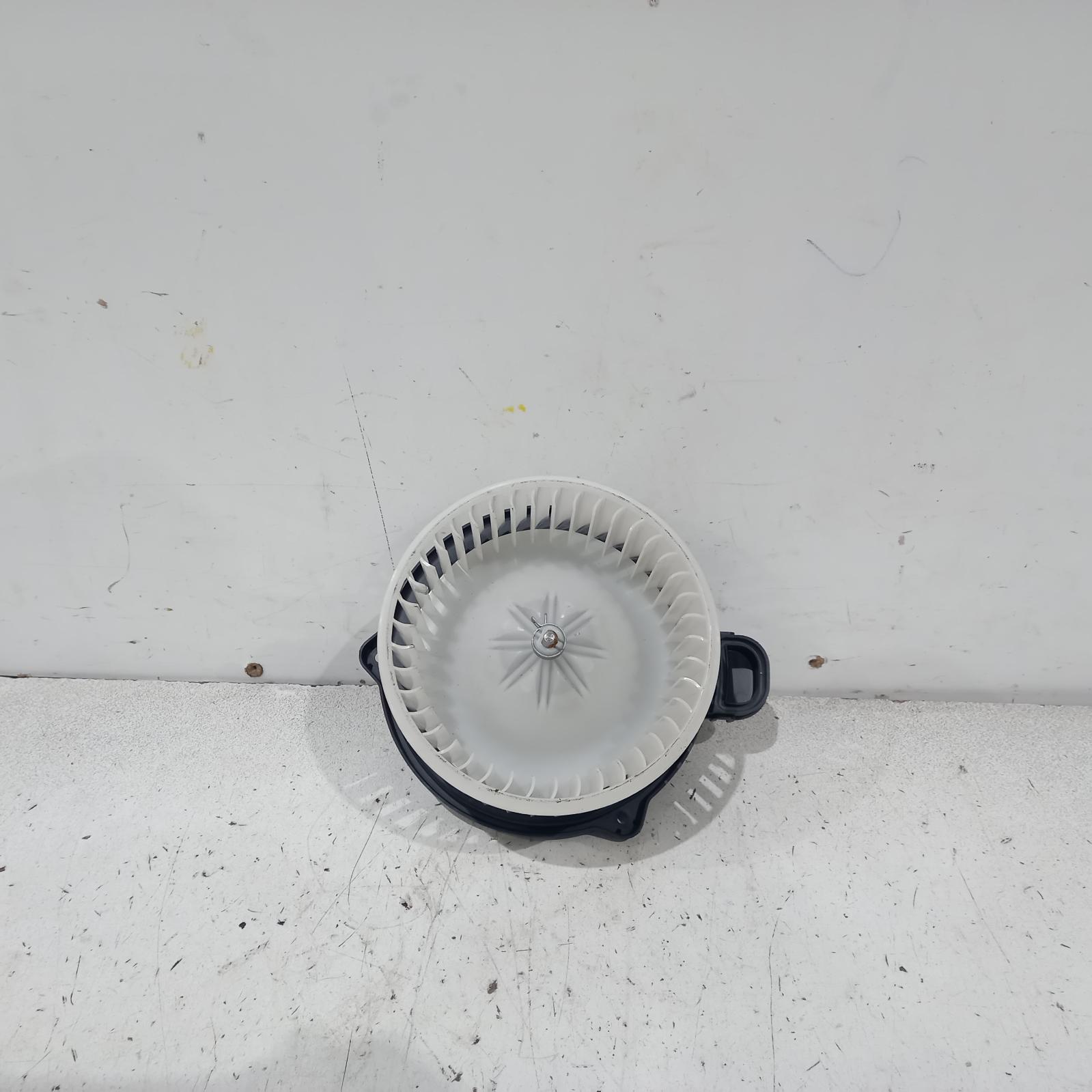 View Auto part Heater Fan Motor Hyundai Kona 2021