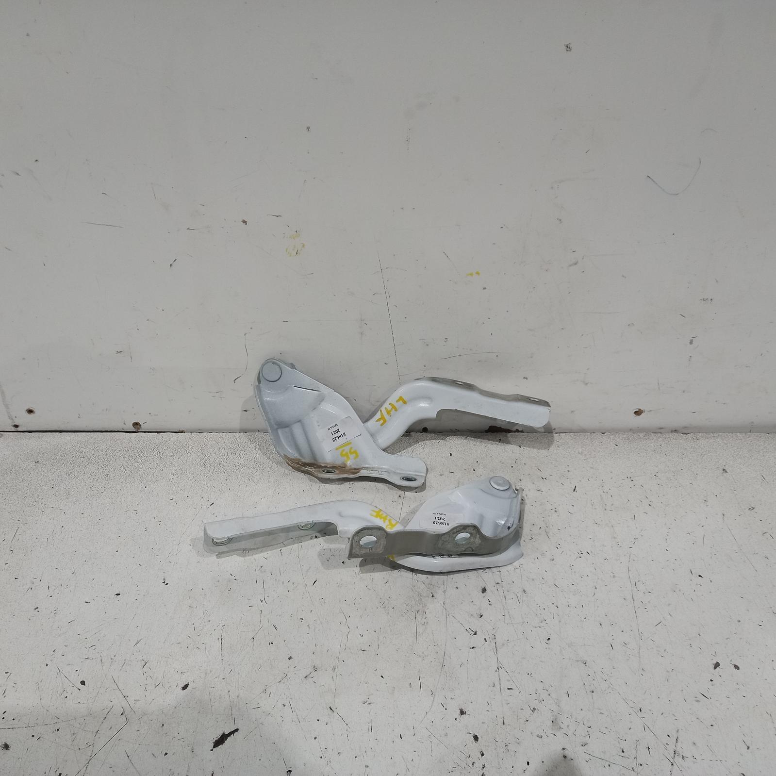 2021 Hyundai Kona Bonnet Hinge/Strut View Auto part Bonnet Hinge/Strut Hyundai Kona 2021