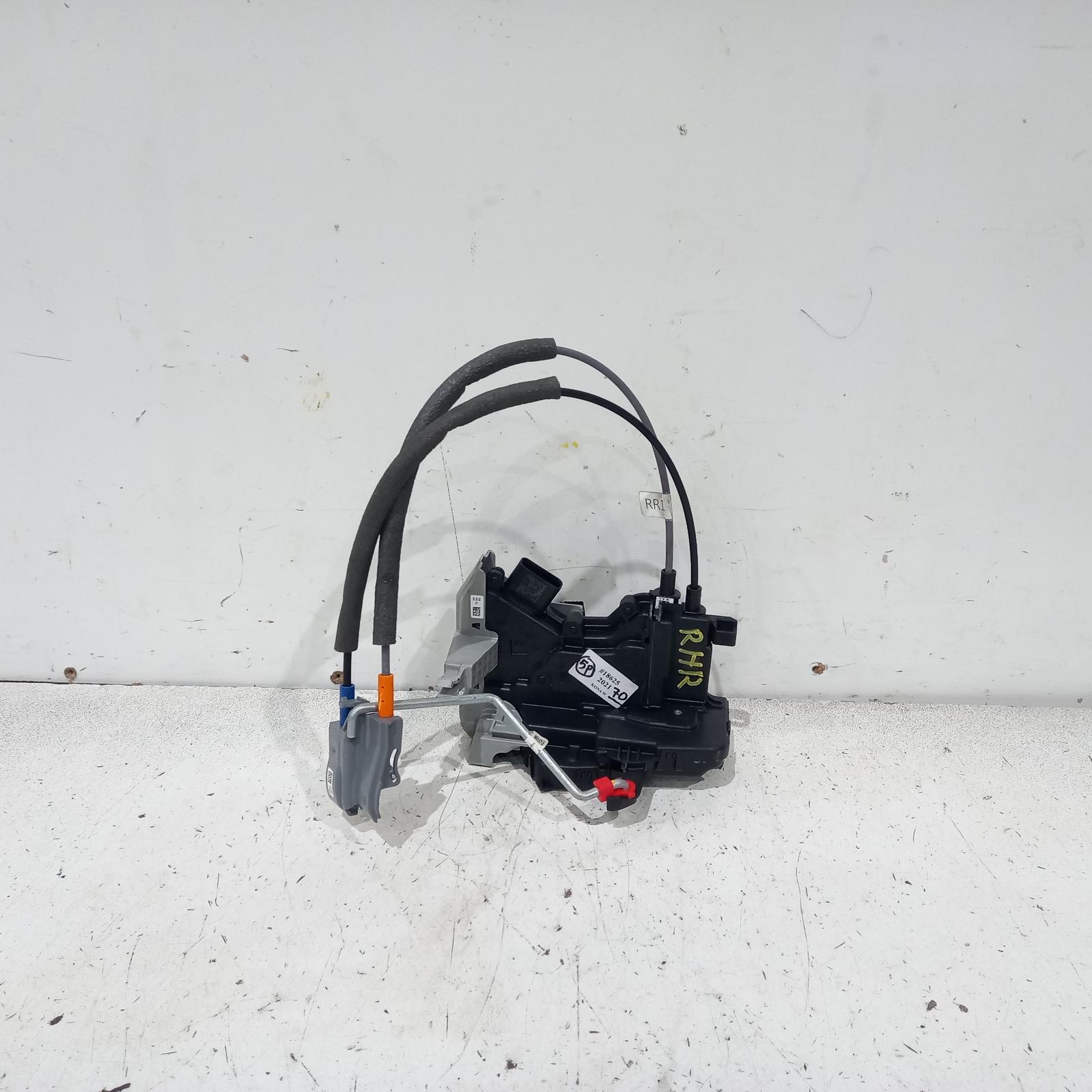 View Auto part Door/Boot/Gate Lock Hyundai Kona 2021