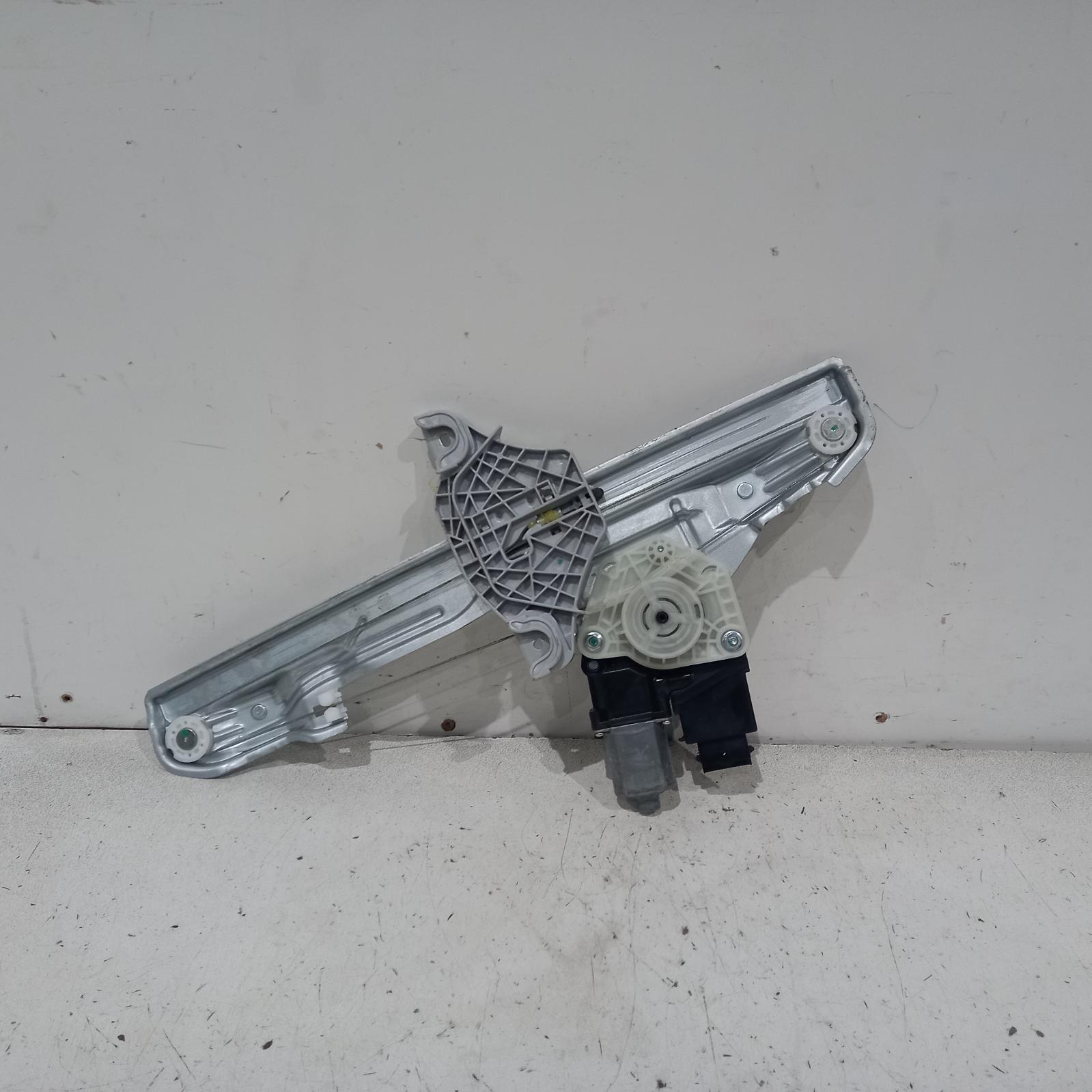 2021 Hyundai Kona Right Front Window Reg/Motor View Auto part Right Front Window Reg/Motor Hyundai Kona 2021