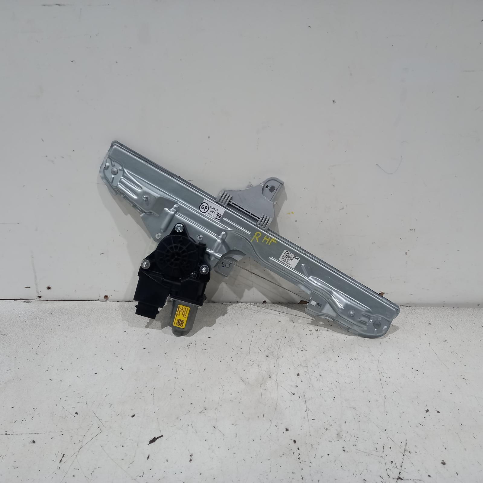 2021 Hyundai Kona Right Front Window Reg/Motor View Auto part Right Front Window Reg/Motor Hyundai Kona 2021