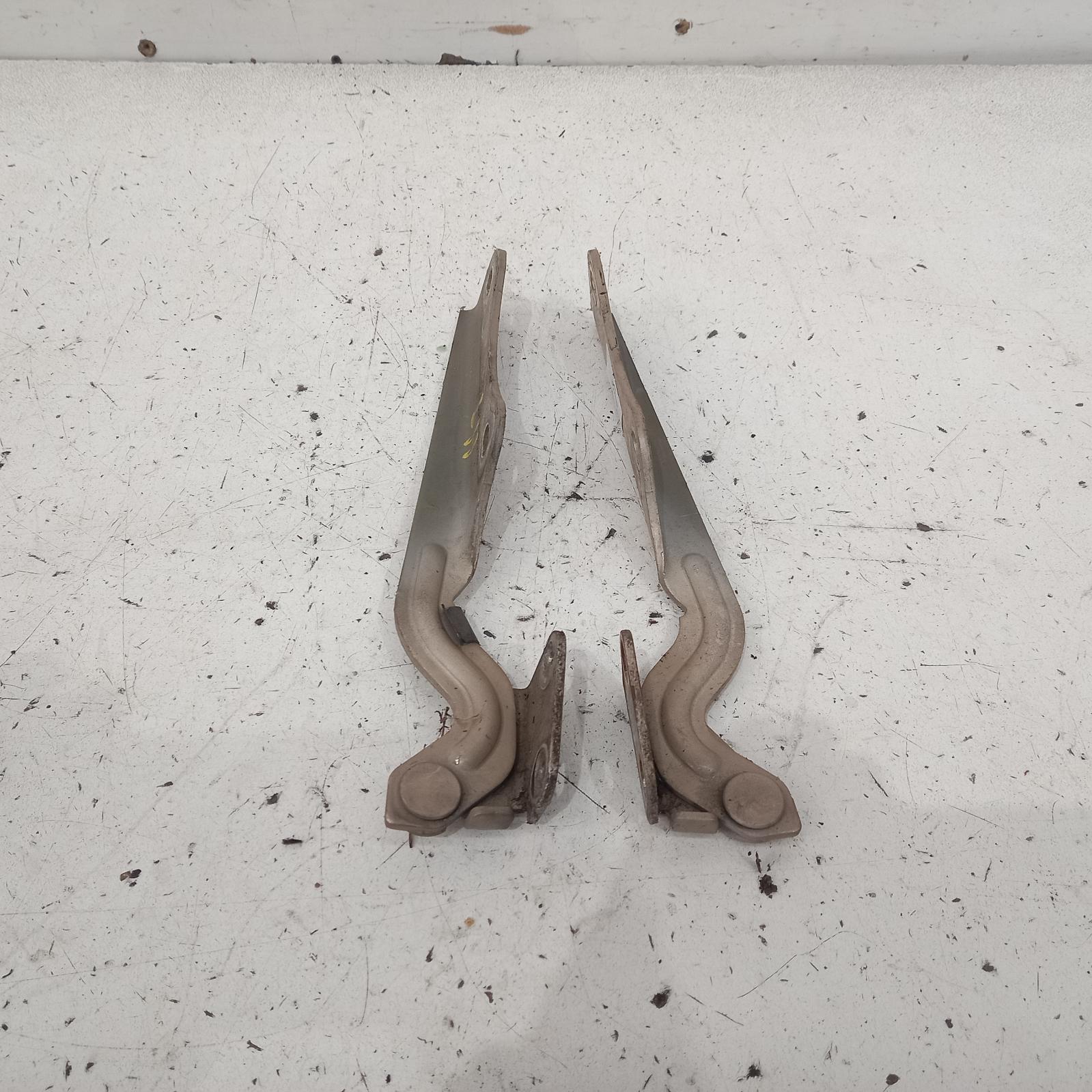 View Auto part Bonnet Hinge/Strut Ford Falcon 1998
