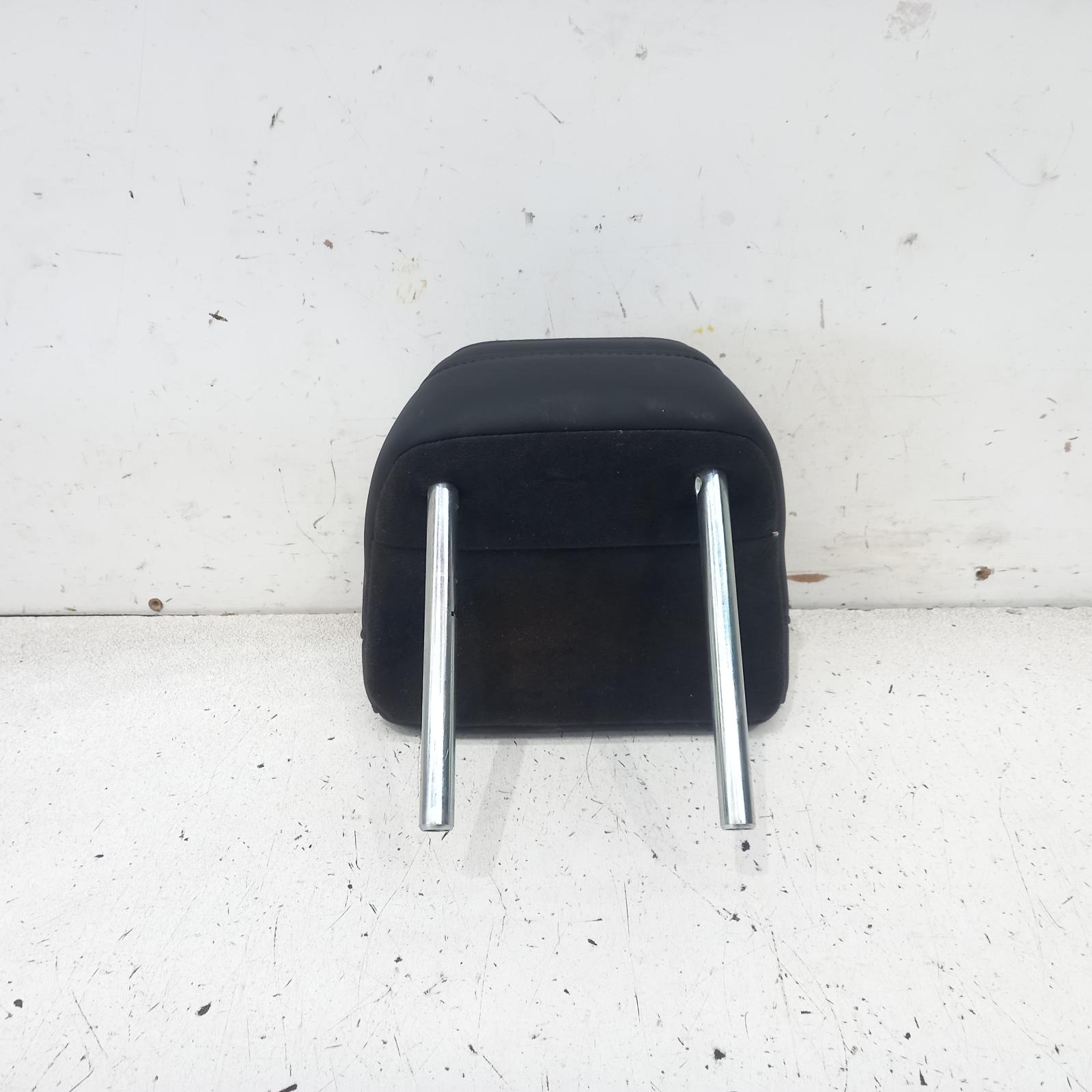 View Auto part Headrest Mazda 3 2020