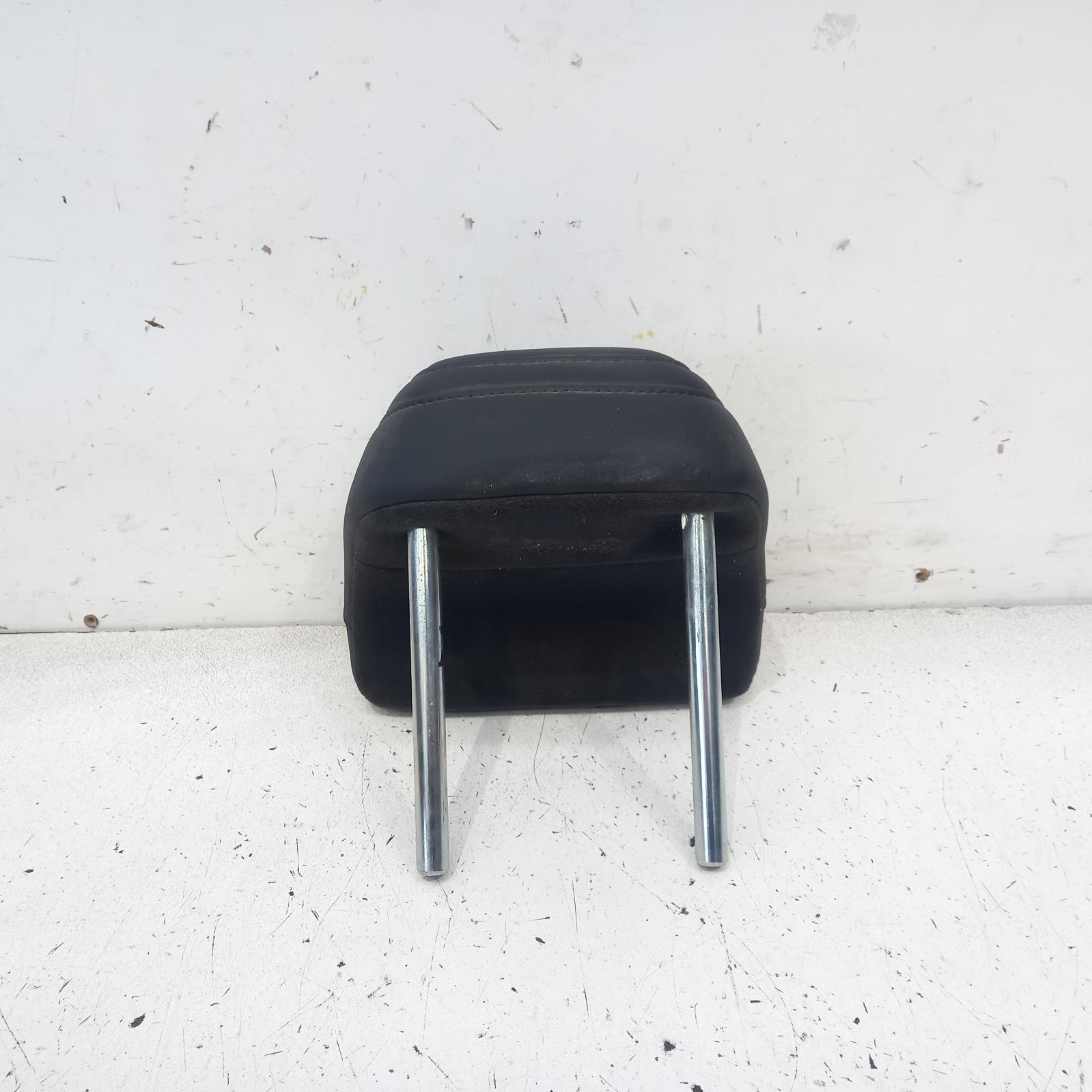 View Auto part Headrest Mazda 3 2020