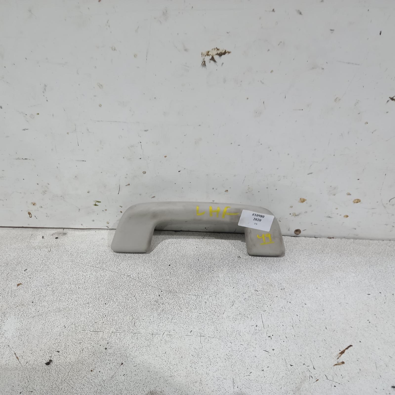 View Auto part Grab Handle Mazda 3 2020
