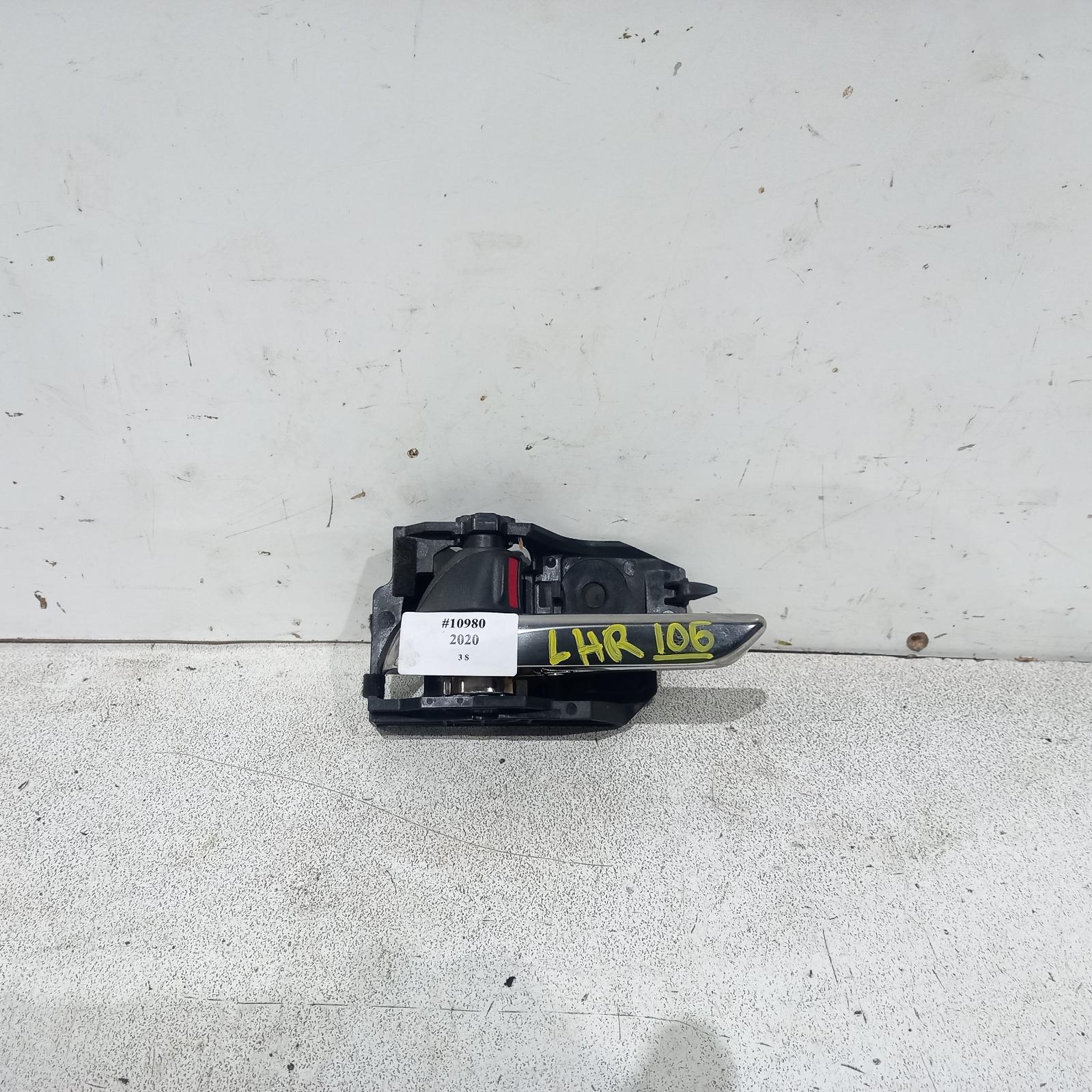 View Auto part Door Handle Mazda 3 2020