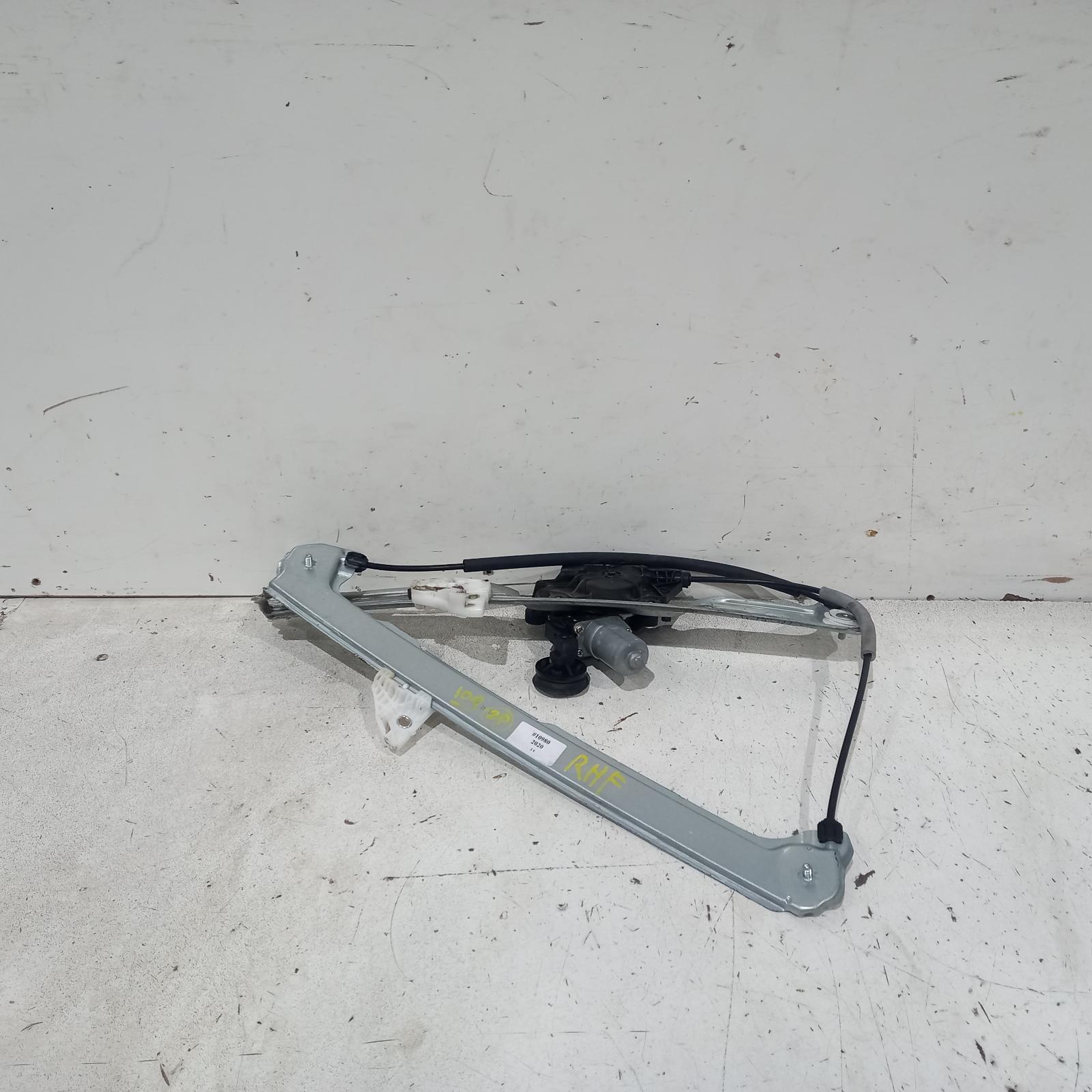 View Auto part Right Front Window Reg/Motor Mazda 3 2020