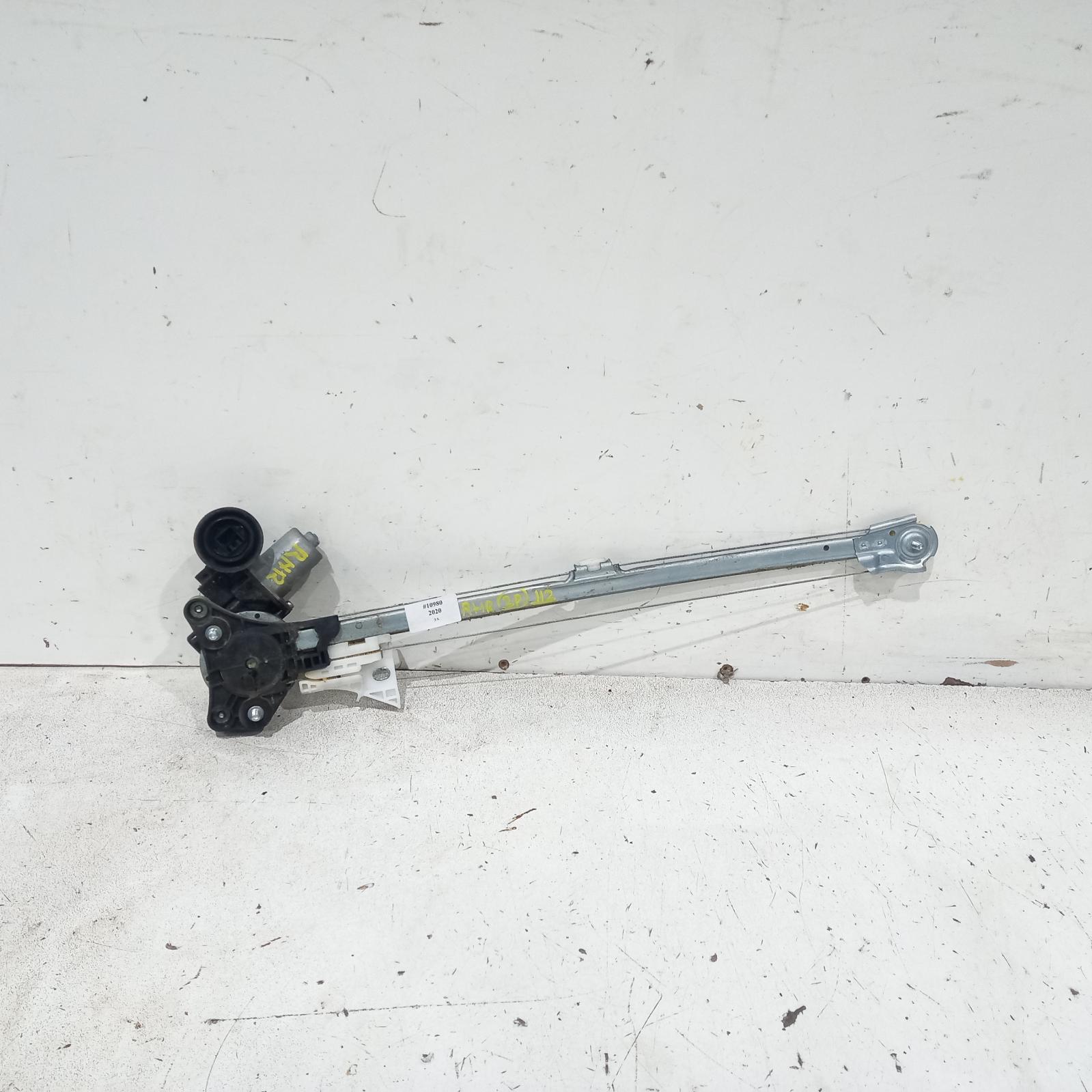 View Auto part Right Rear Wnd Reg/Motor Mazda 3 2020