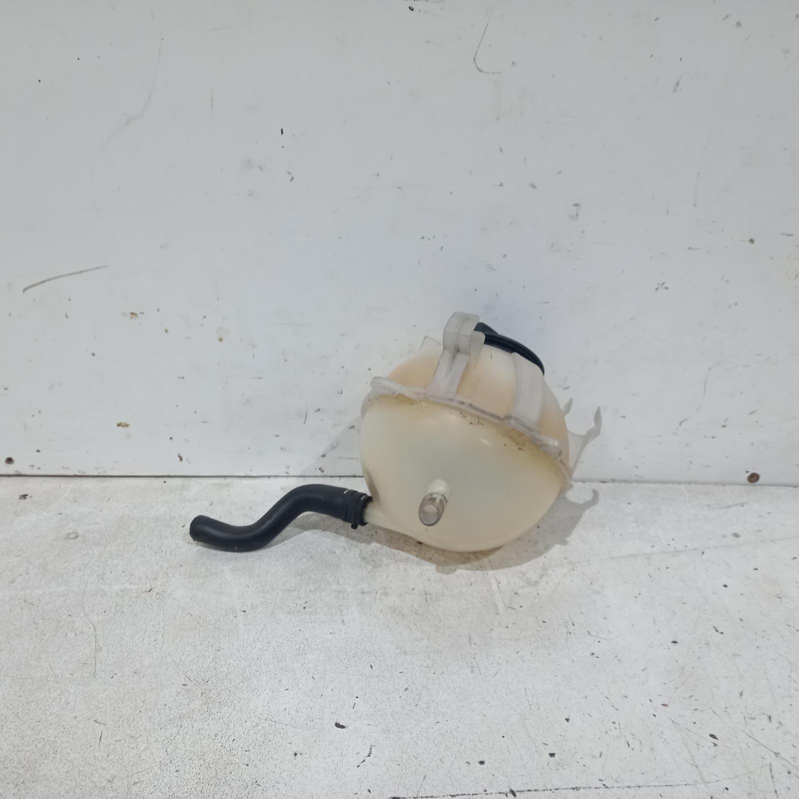 View Auto part Overflow Bottle Audi Q3 2013