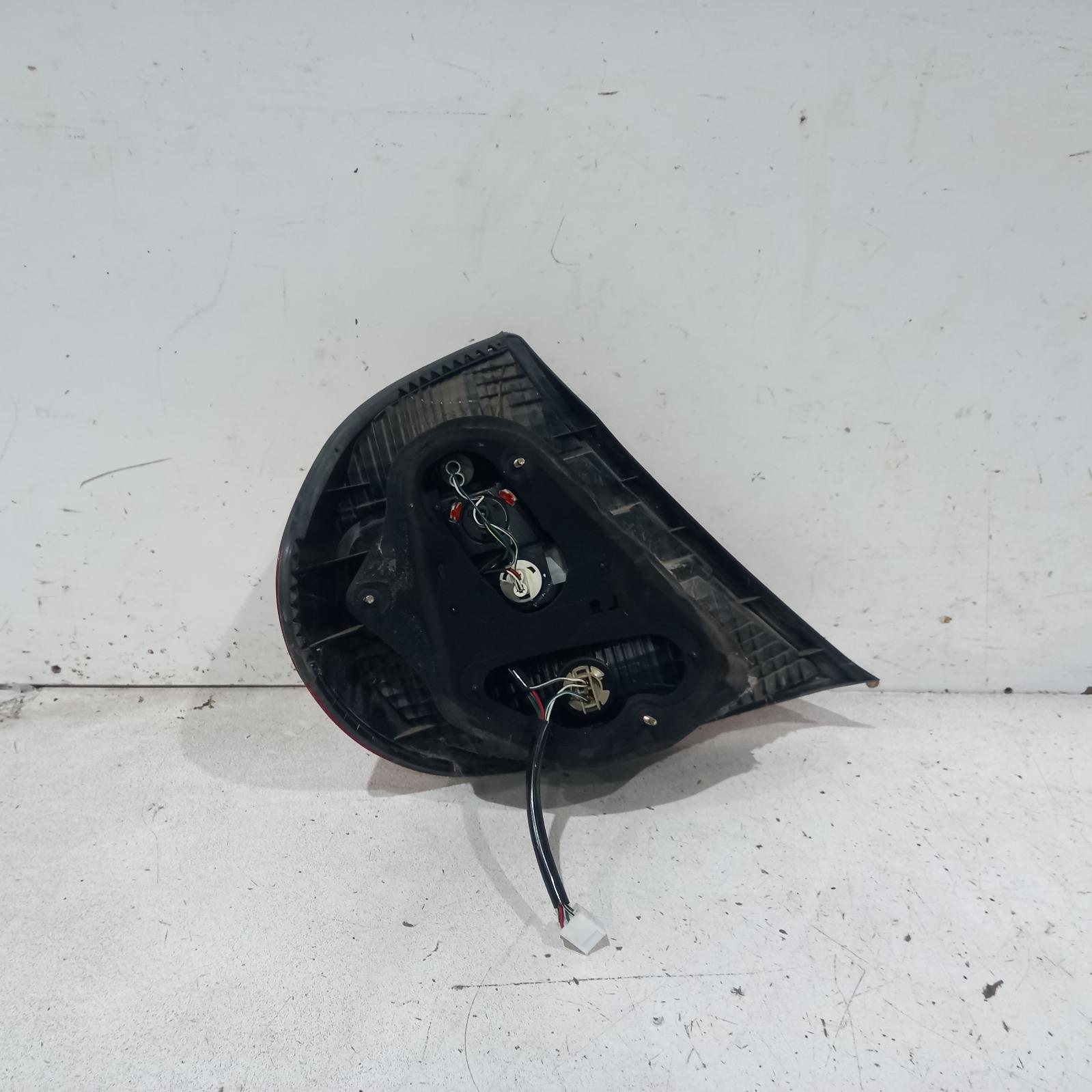 View Auto part Right Taillight Toyota Camry 2004