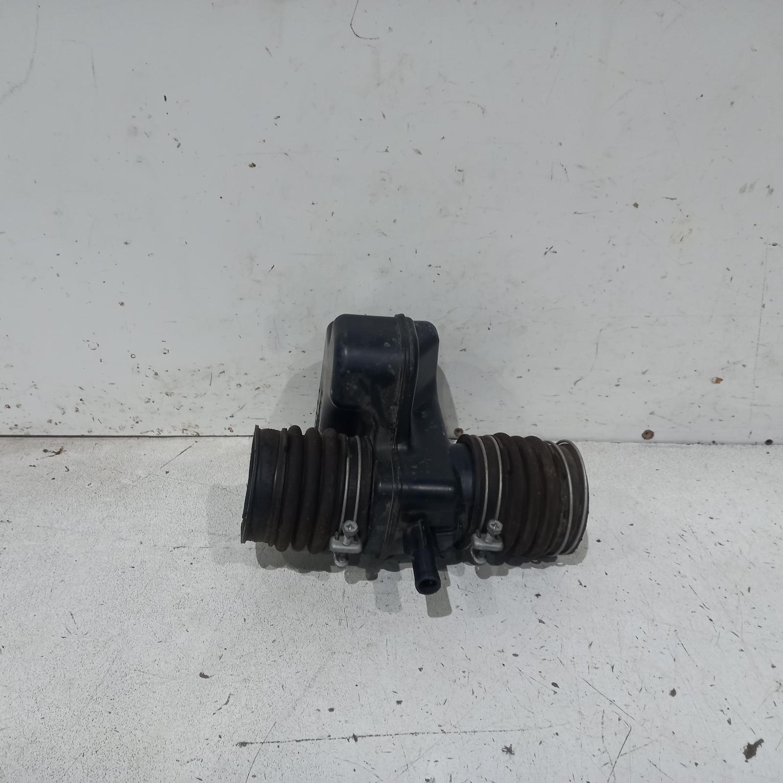 View Auto part Air Cleaner Duct/Hos Toyota Camry 2004