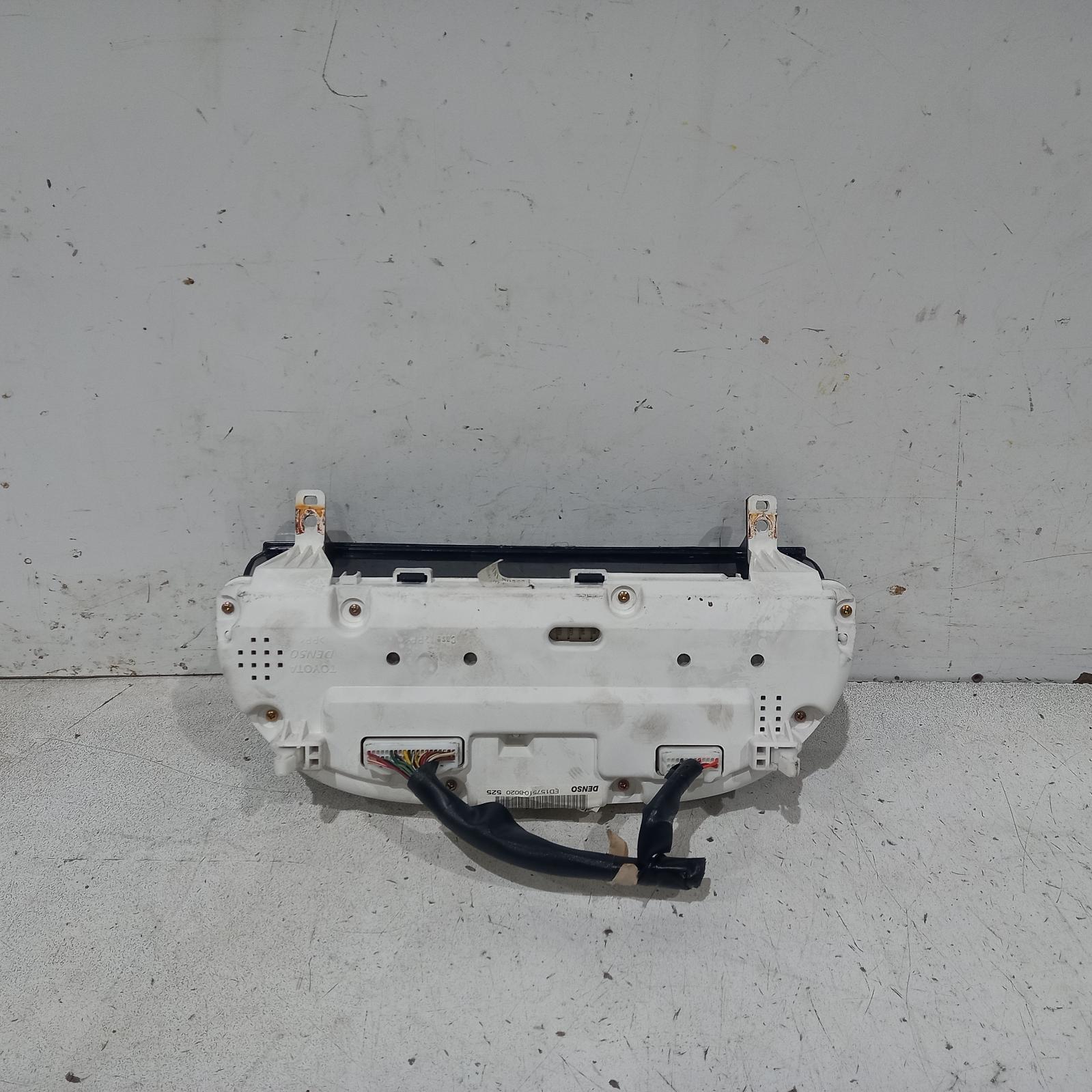 View Auto part Instrument Cluster Toyota Camry 2004