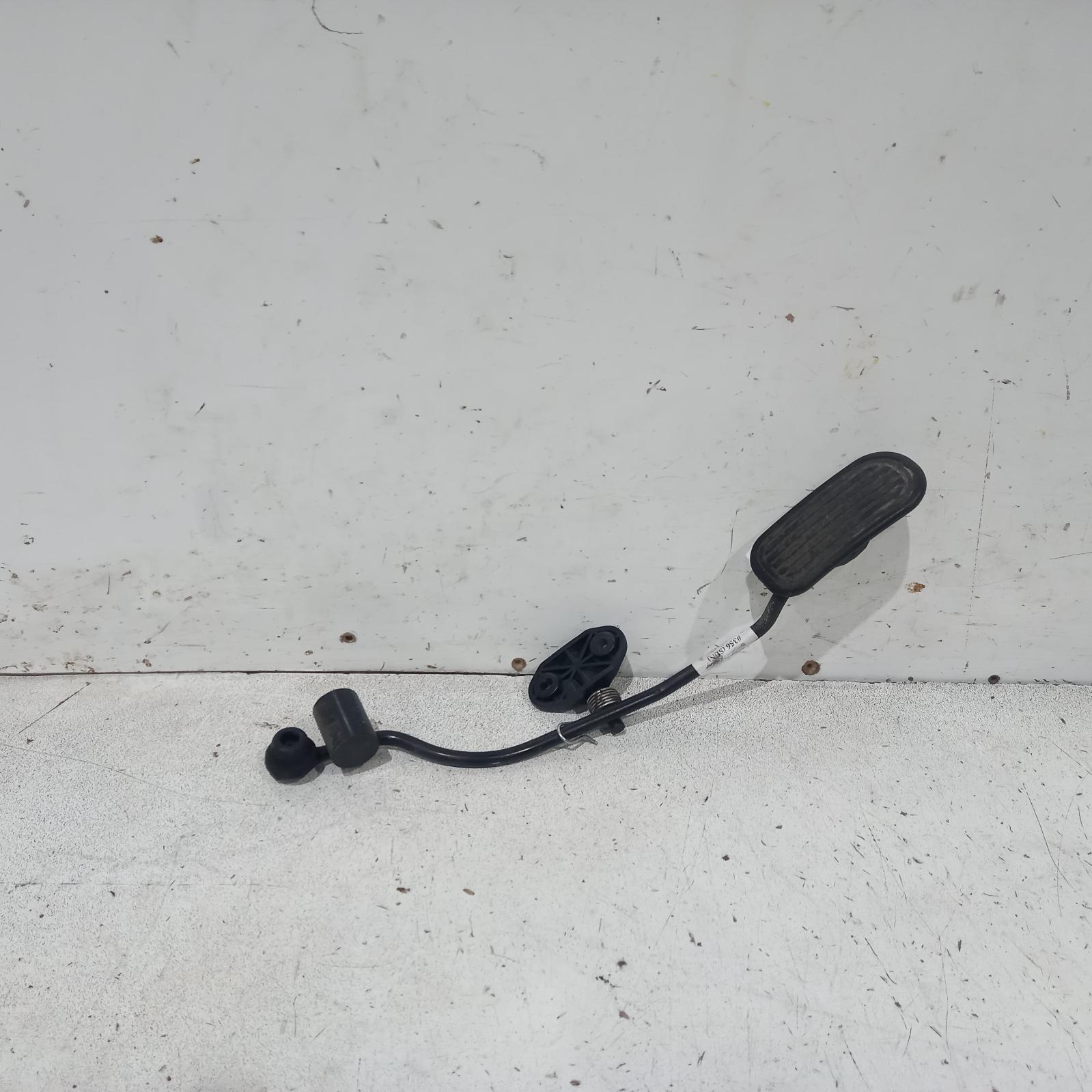 View Auto part Pedal Assembly Toyota Camry 2004