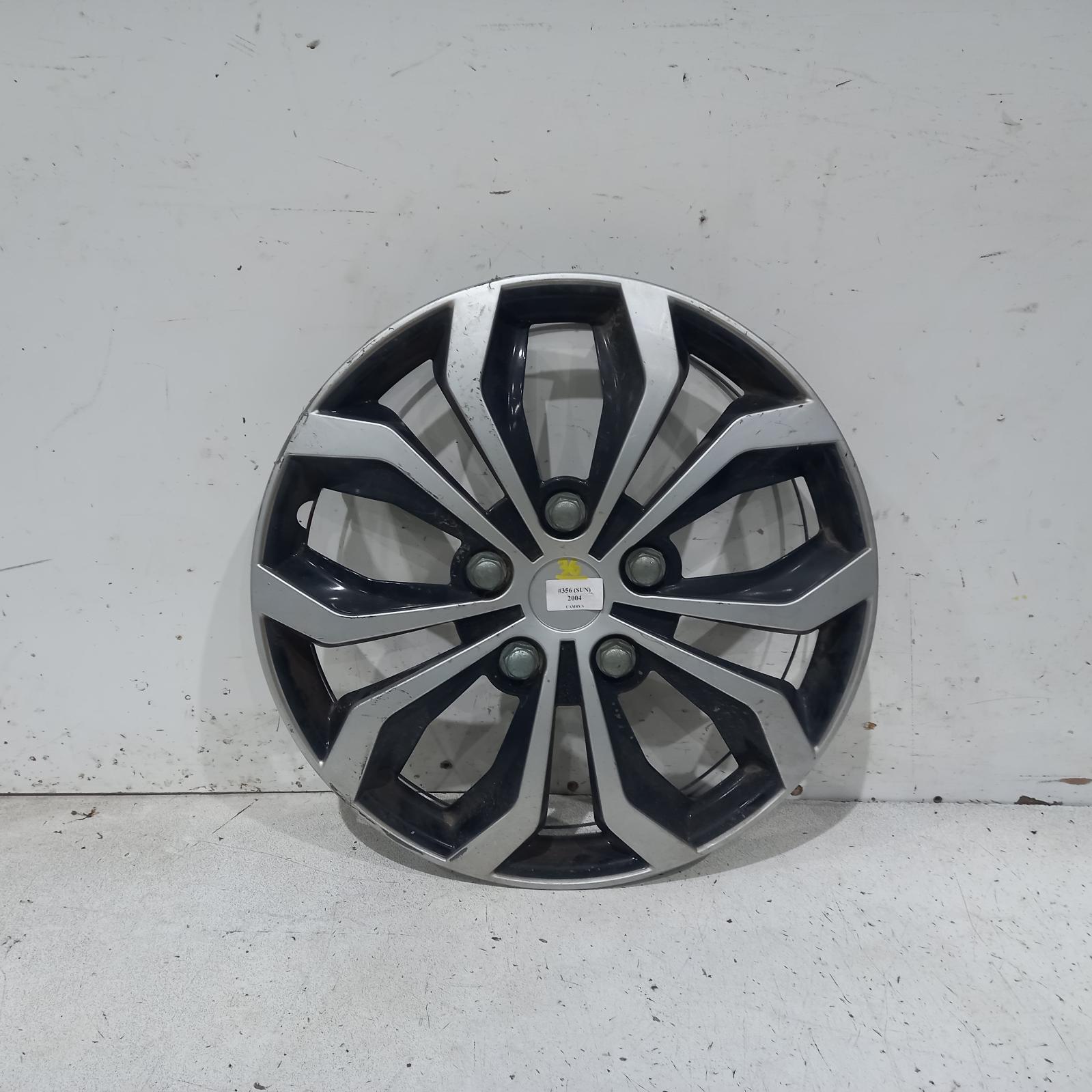 View Auto part Wheel Cover/Hub Cap Toyota Camry 2004