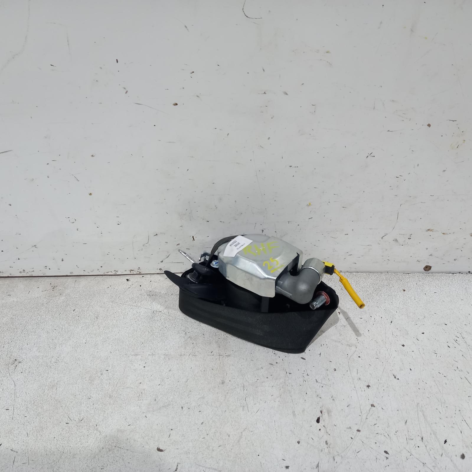 View Auto part Seatbelt/Stalk Hyundai Elantra 2015