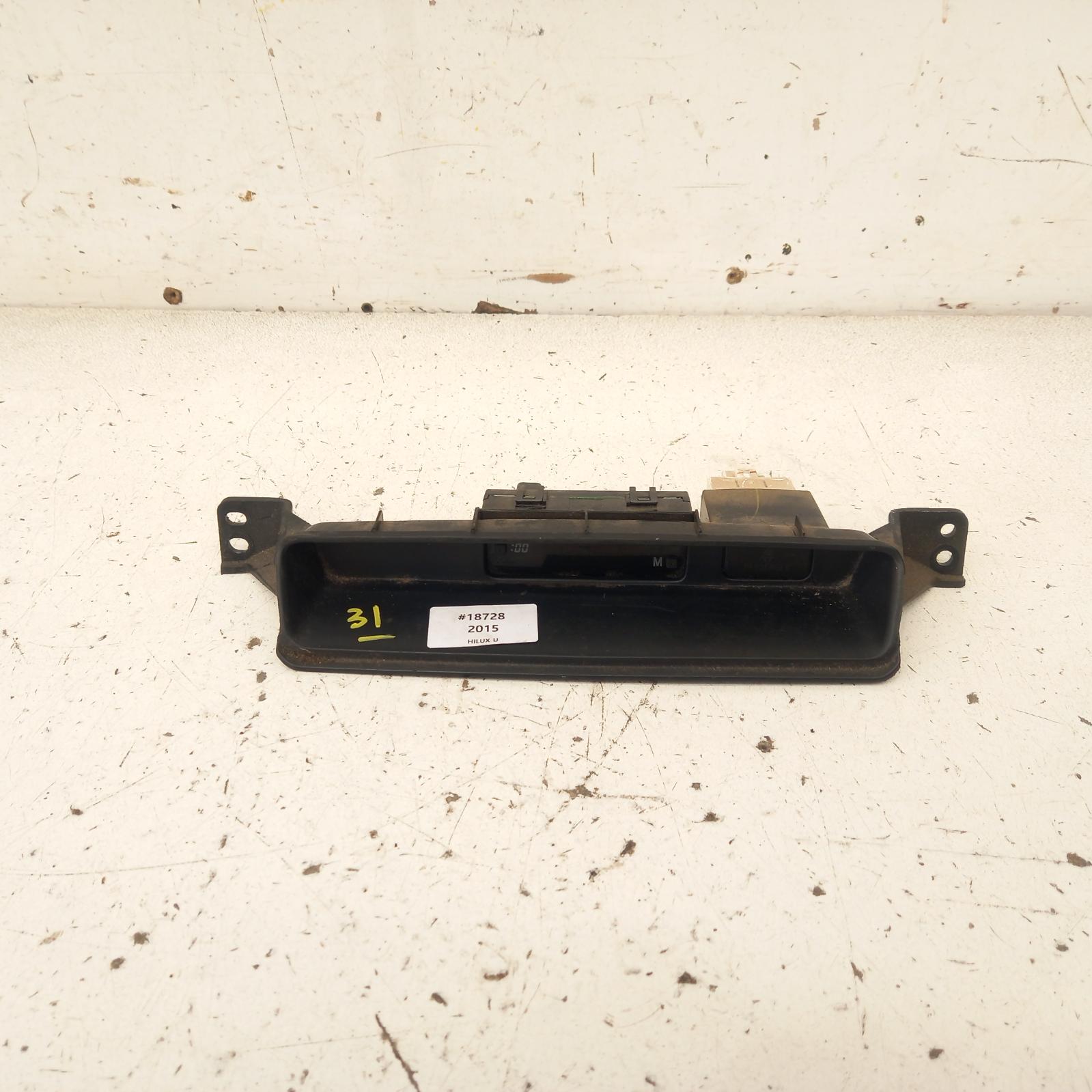 View Auto part Clock Toyota Hilux 2015
