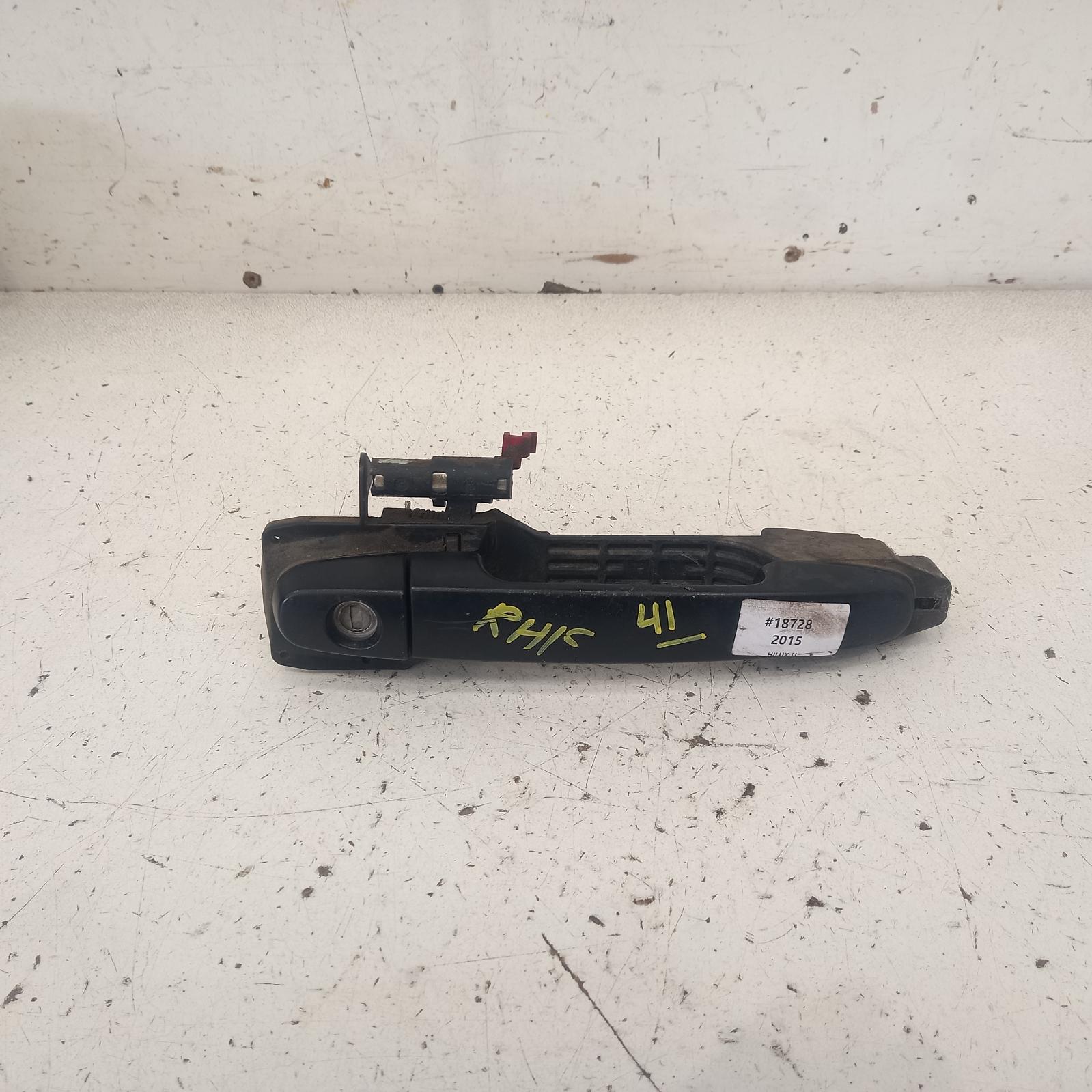 View Auto part Door Handle Toyota Hilux 2015