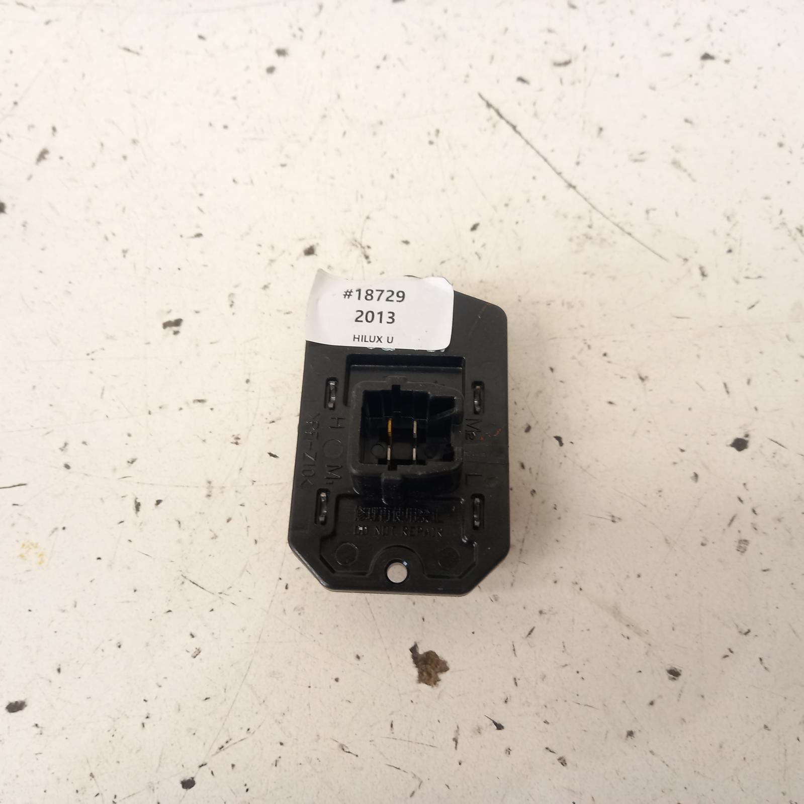 View Auto part Fan Speed Resistor Toyota Hilux 2013