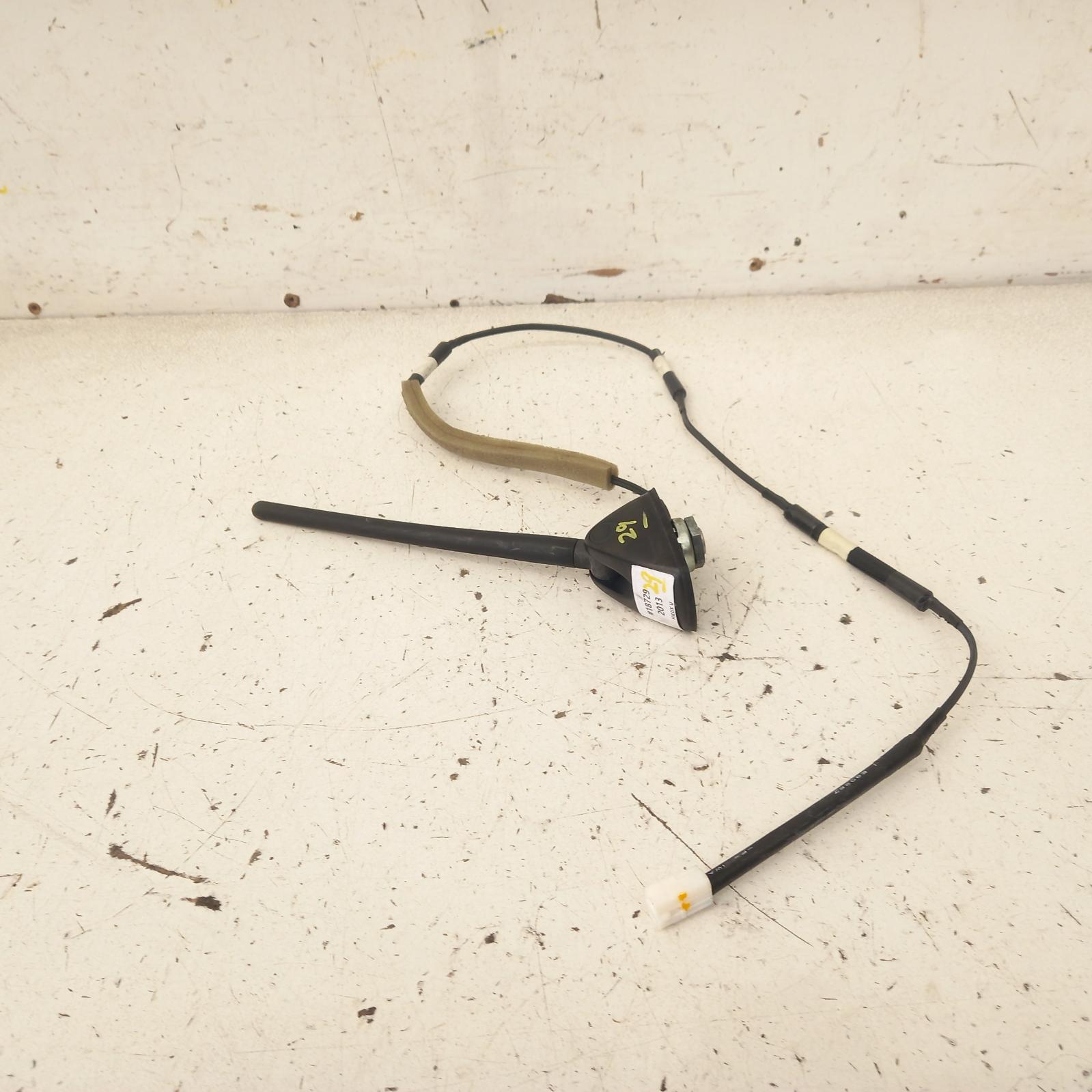 View Auto part Antenna Toyota Hilux 2013