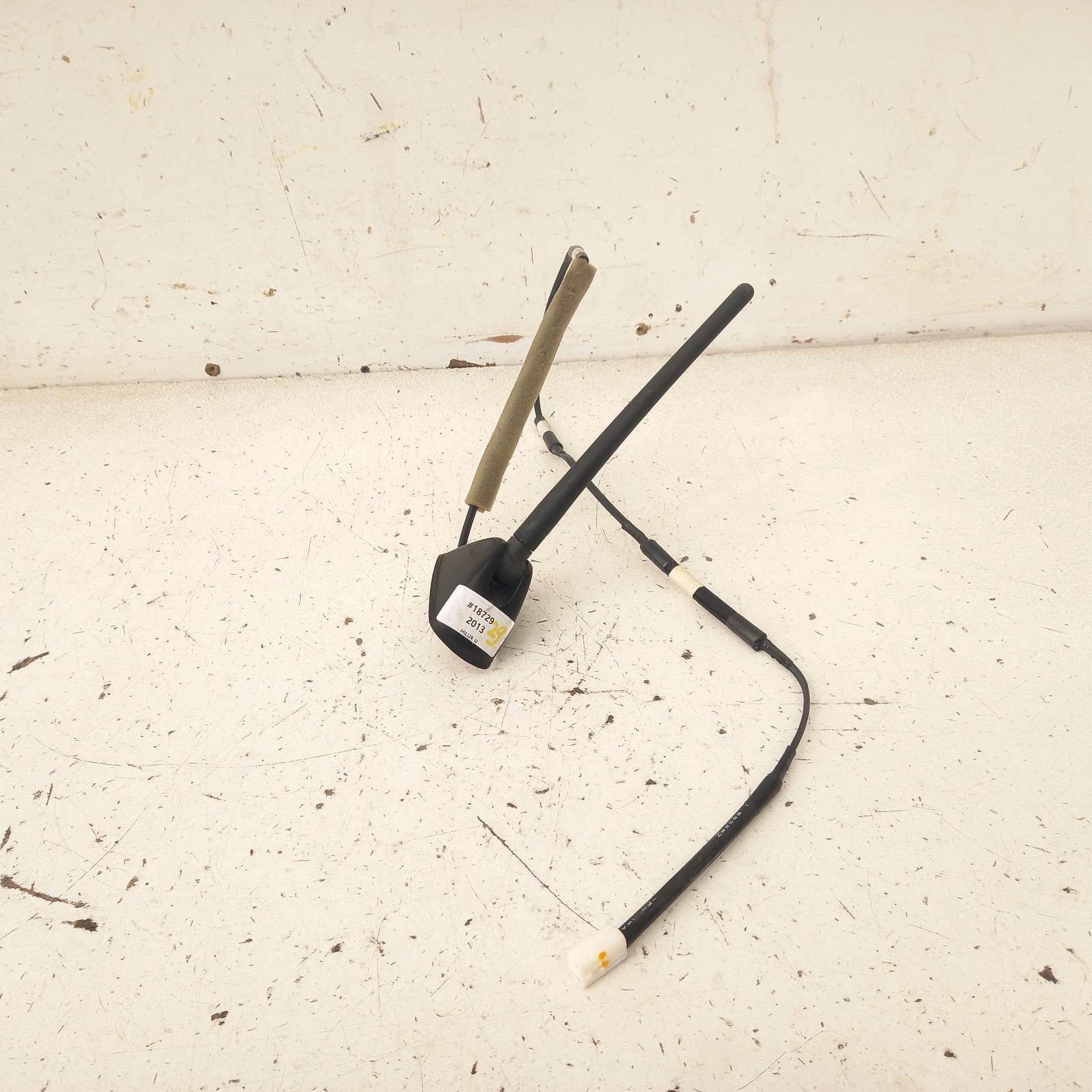 View Auto part Antenna Toyota Hilux 2013