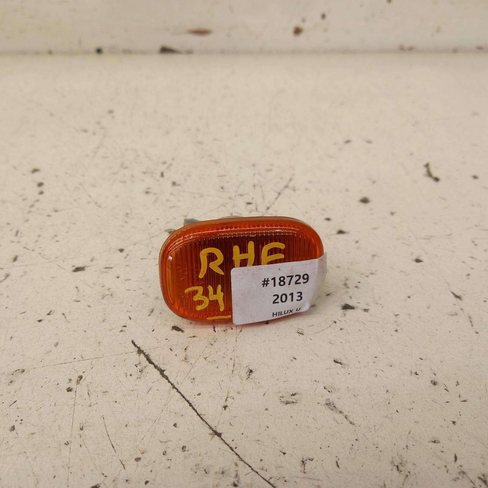 View Auto part Right Indicator/Fog/Side Toyota Hilux 2013
