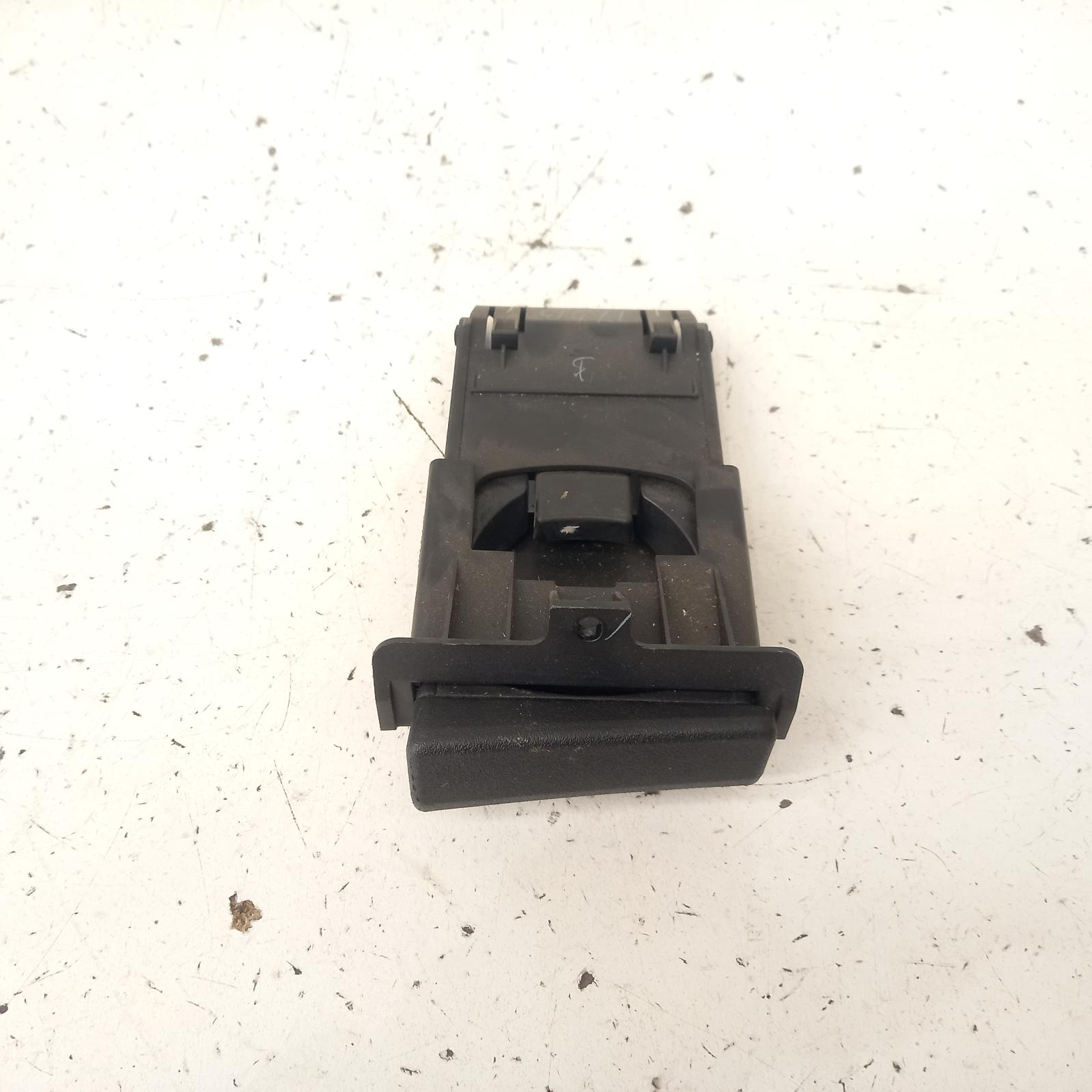 View Auto part Trim Panel Toyota Hilux 2013