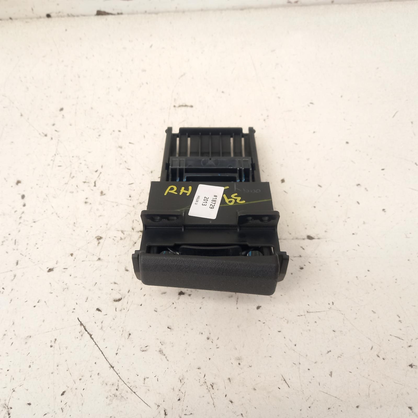 View Auto part Trim Panel Toyota Hilux 2013