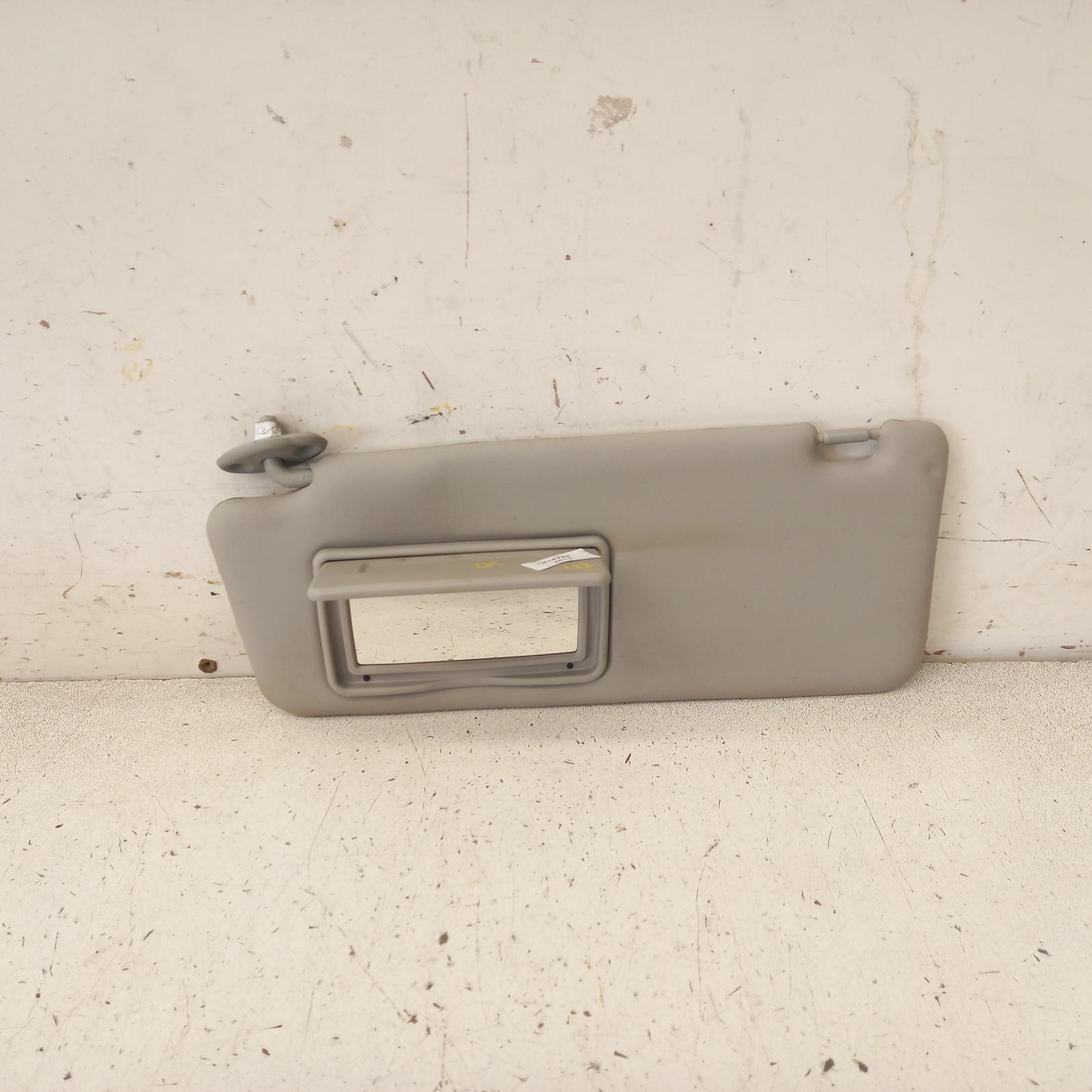 View Auto part Sunvisor Toyota Hilux 2013