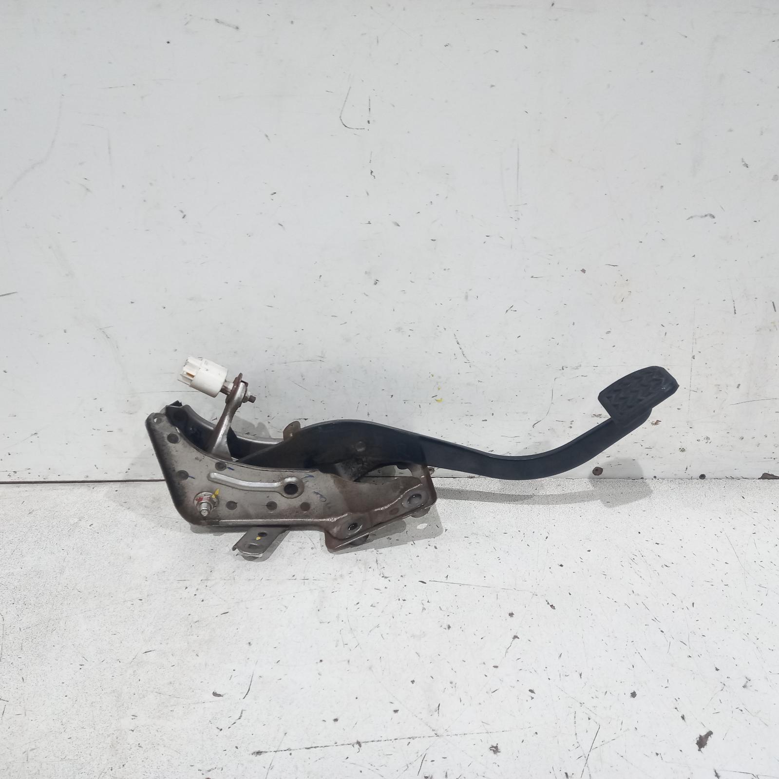 View Auto part Pedal Assembly Toyota Hilux 2012