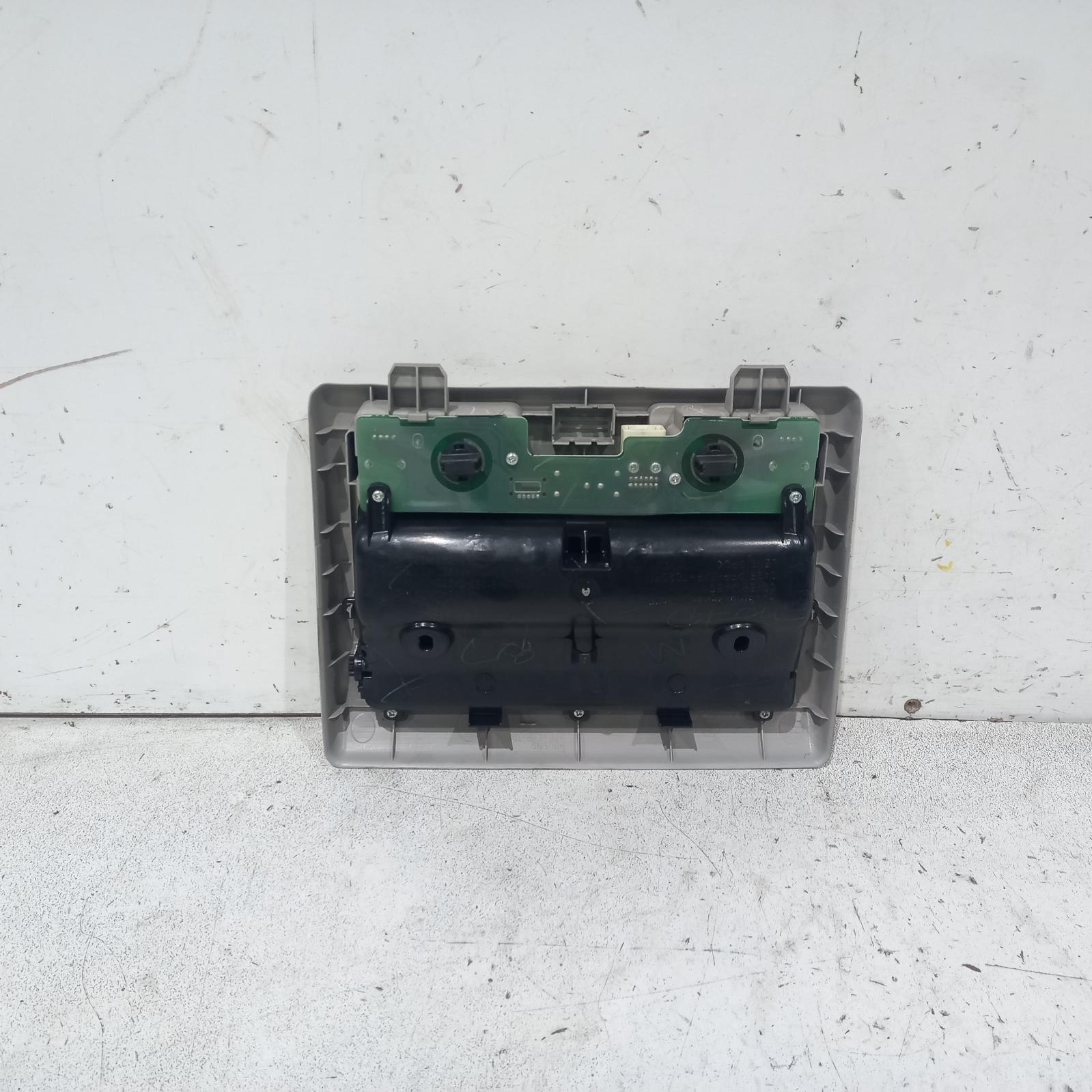 View Auto part Courtesy Light Toyota Hilux 2012