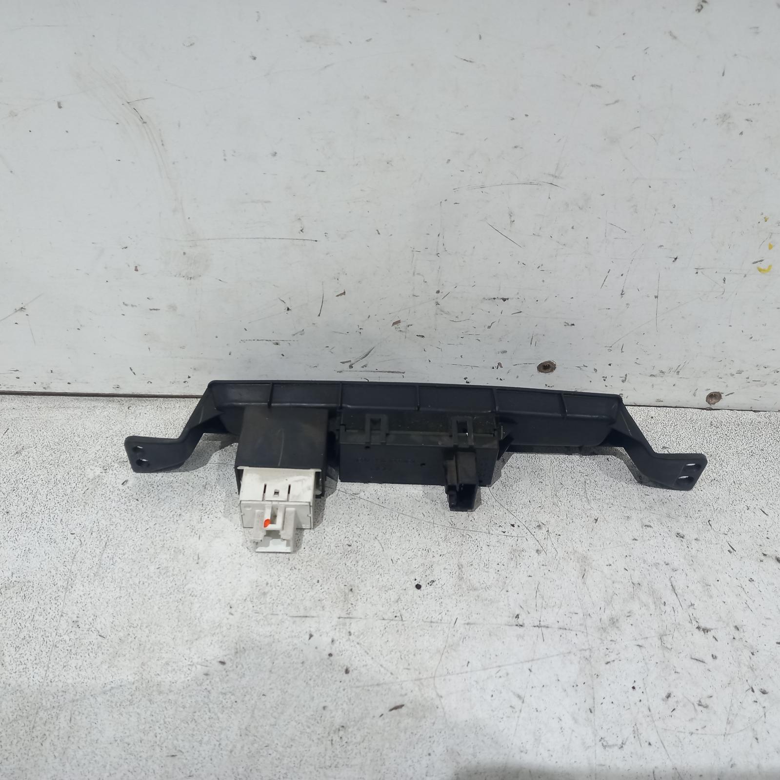 View Auto part Clock Toyota Hilux 2012