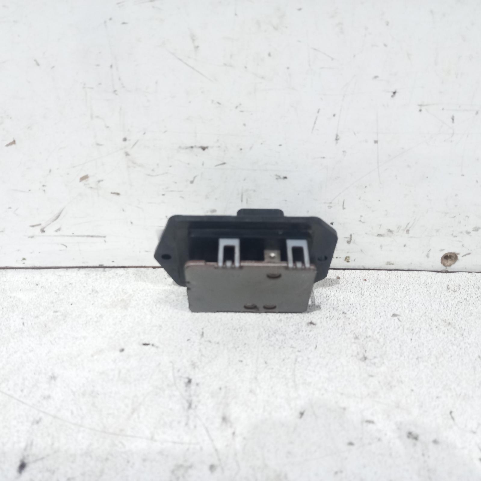 View Auto part Fan Speed Resistor Toyota Hilux 2012