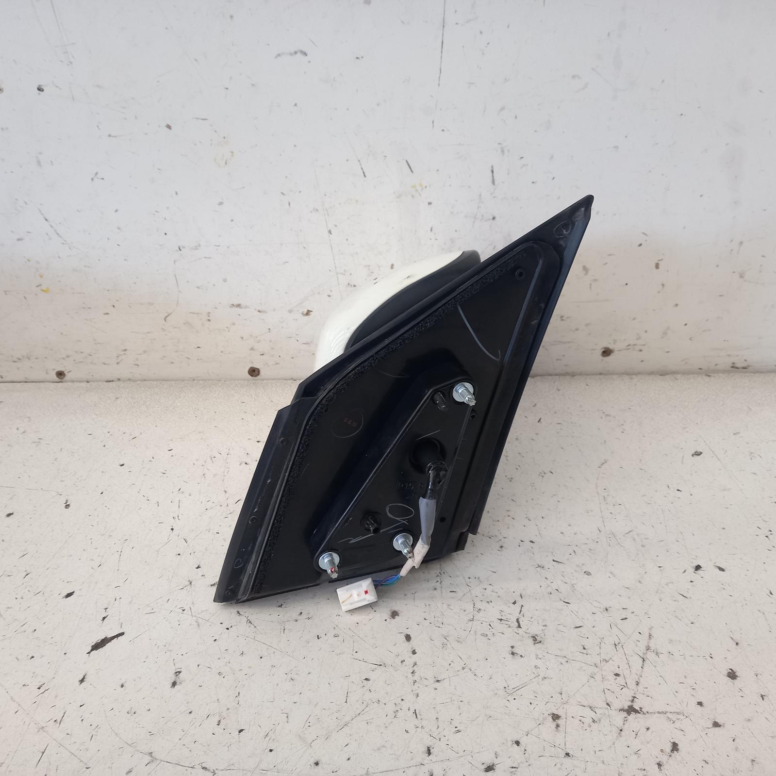 View Auto part Right Door Mirror Mitsubishi Mirage 2013