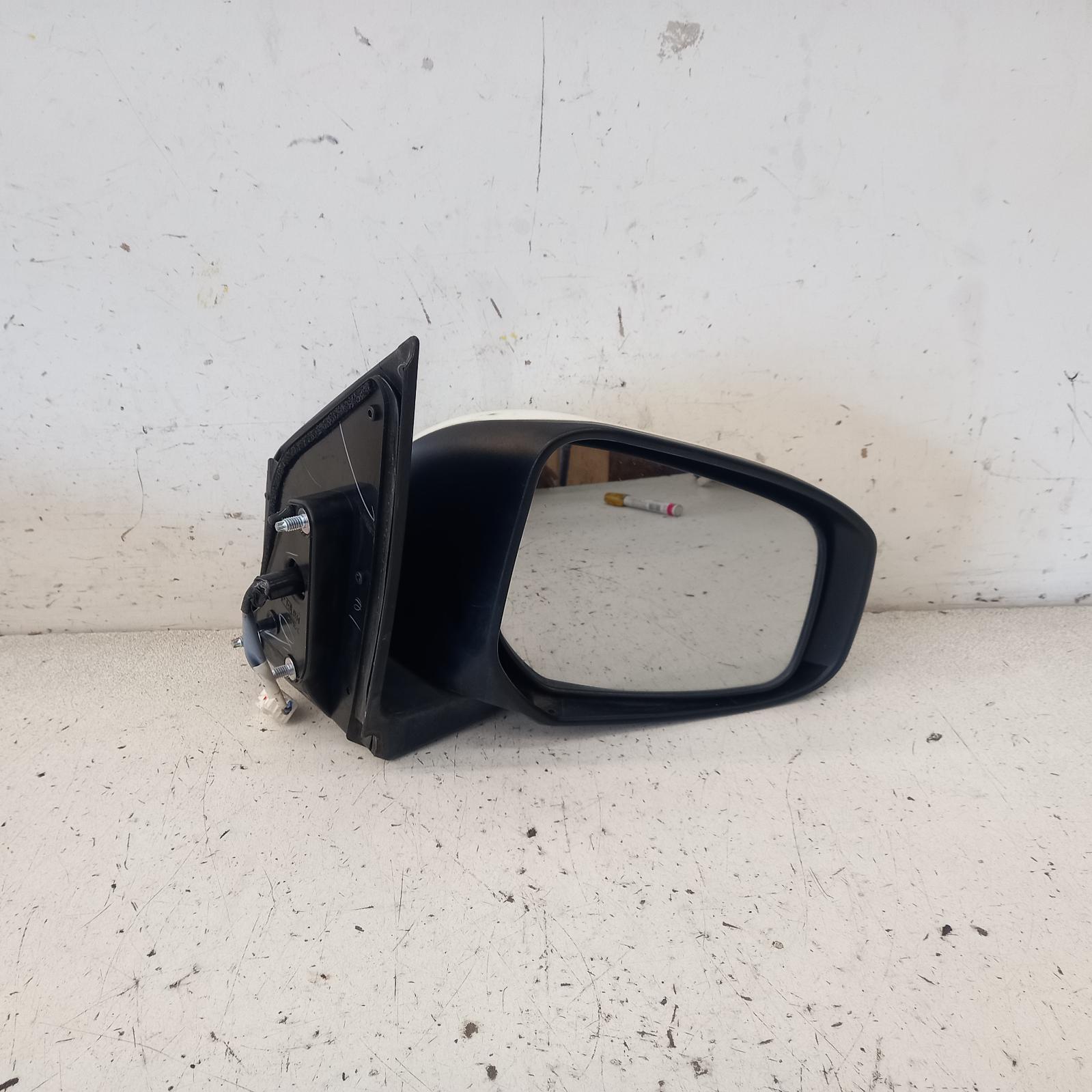 View Auto part Right Door Mirror Mitsubishi Mirage 2013