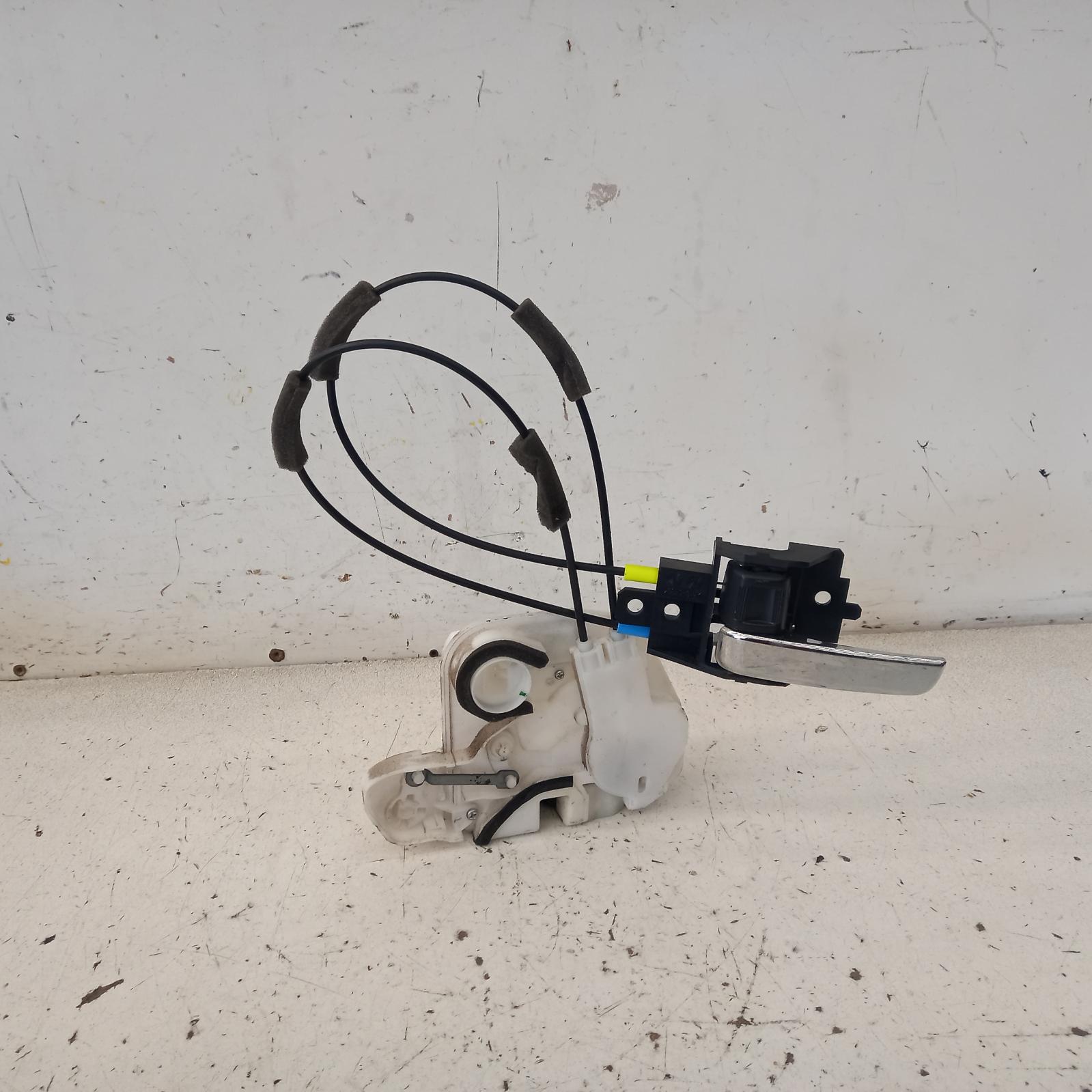 View Auto part Door/Boot/Gate Lock Mitsubishi Mirage 2013