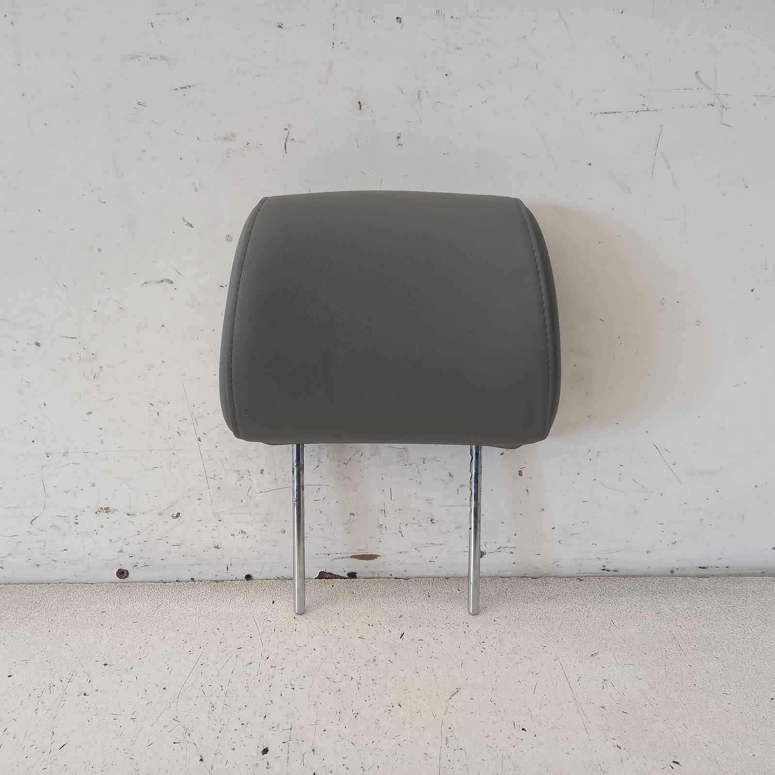 View Auto part Headrest Toyota Hilux 2009