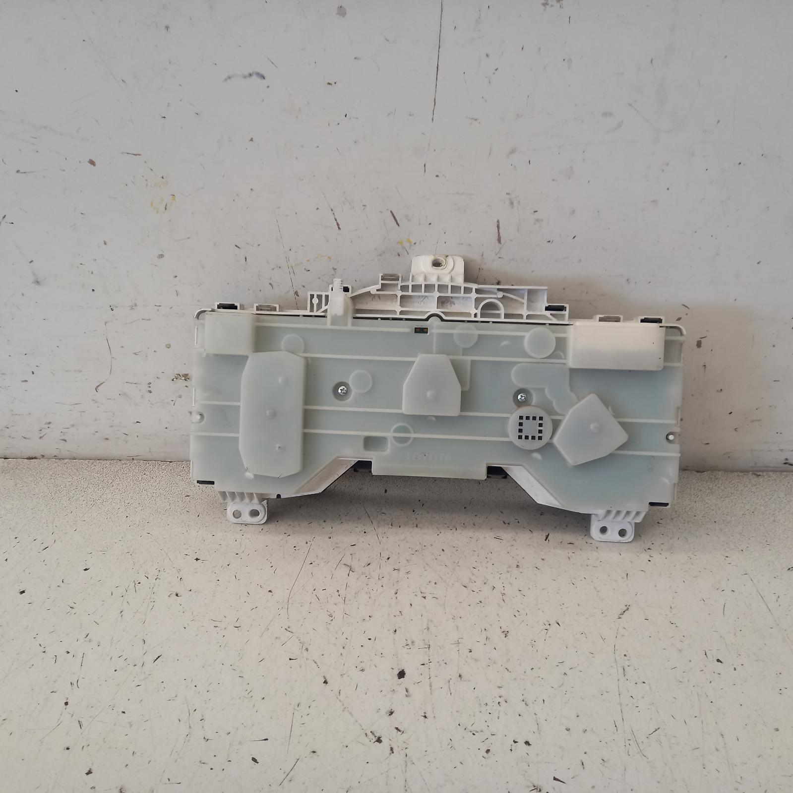 View Auto part Instrument Cluster Toyota Hilux 2009