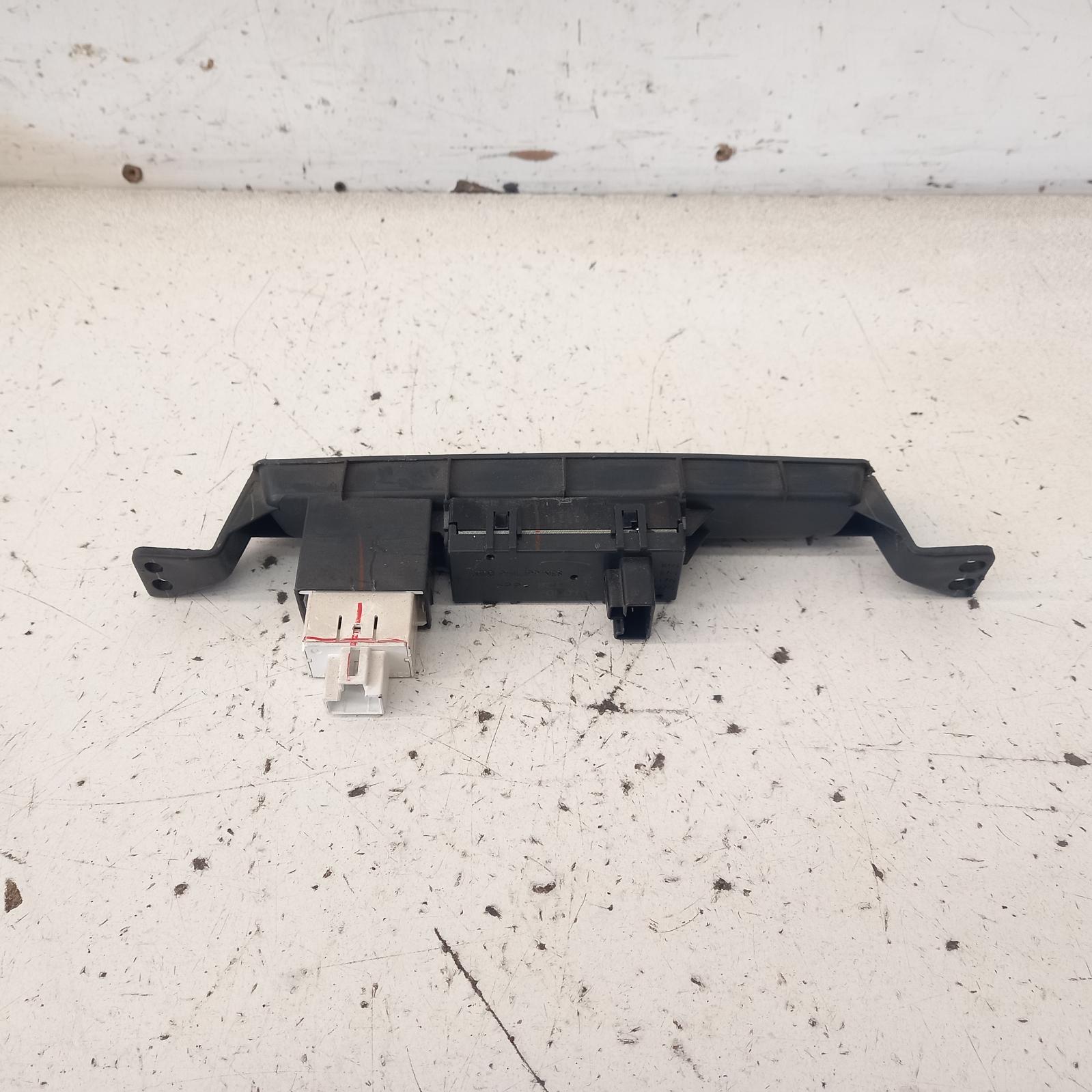 View Auto part Clock Toyota Hilux 2009